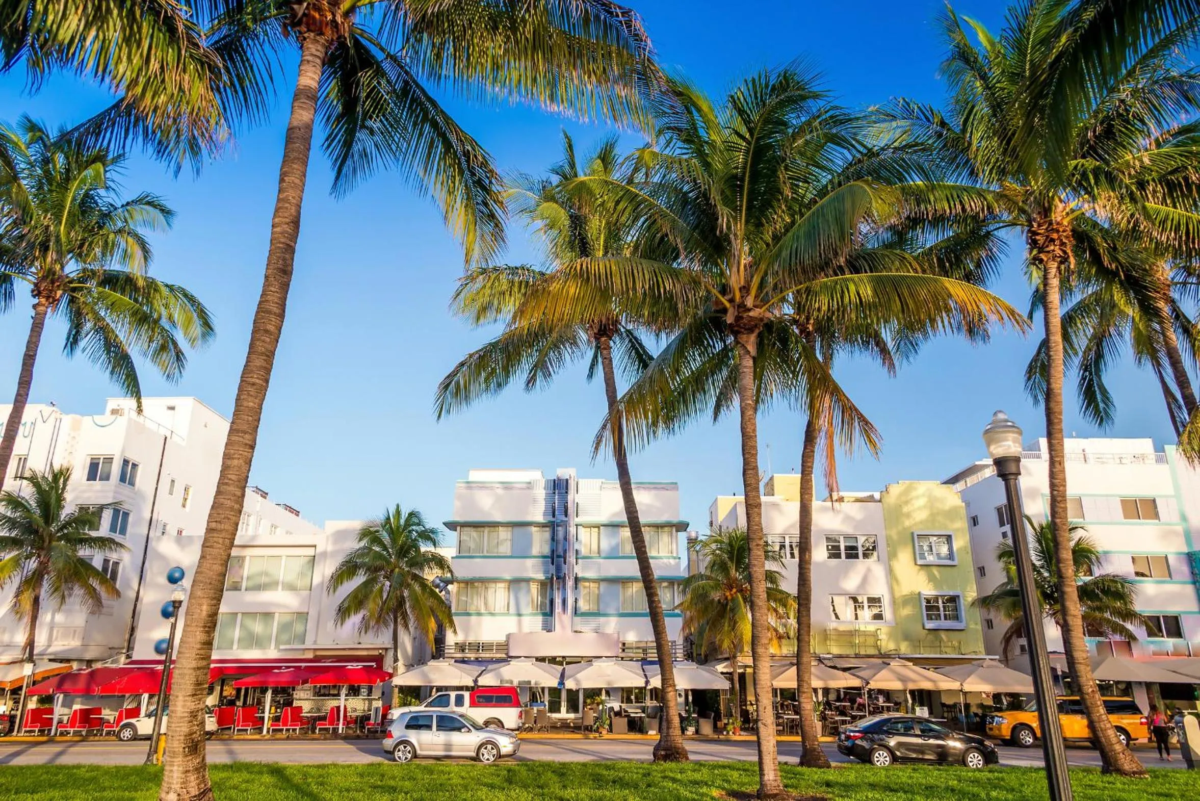 Restaurant/places to eat in 713 Miami Beach Apartments