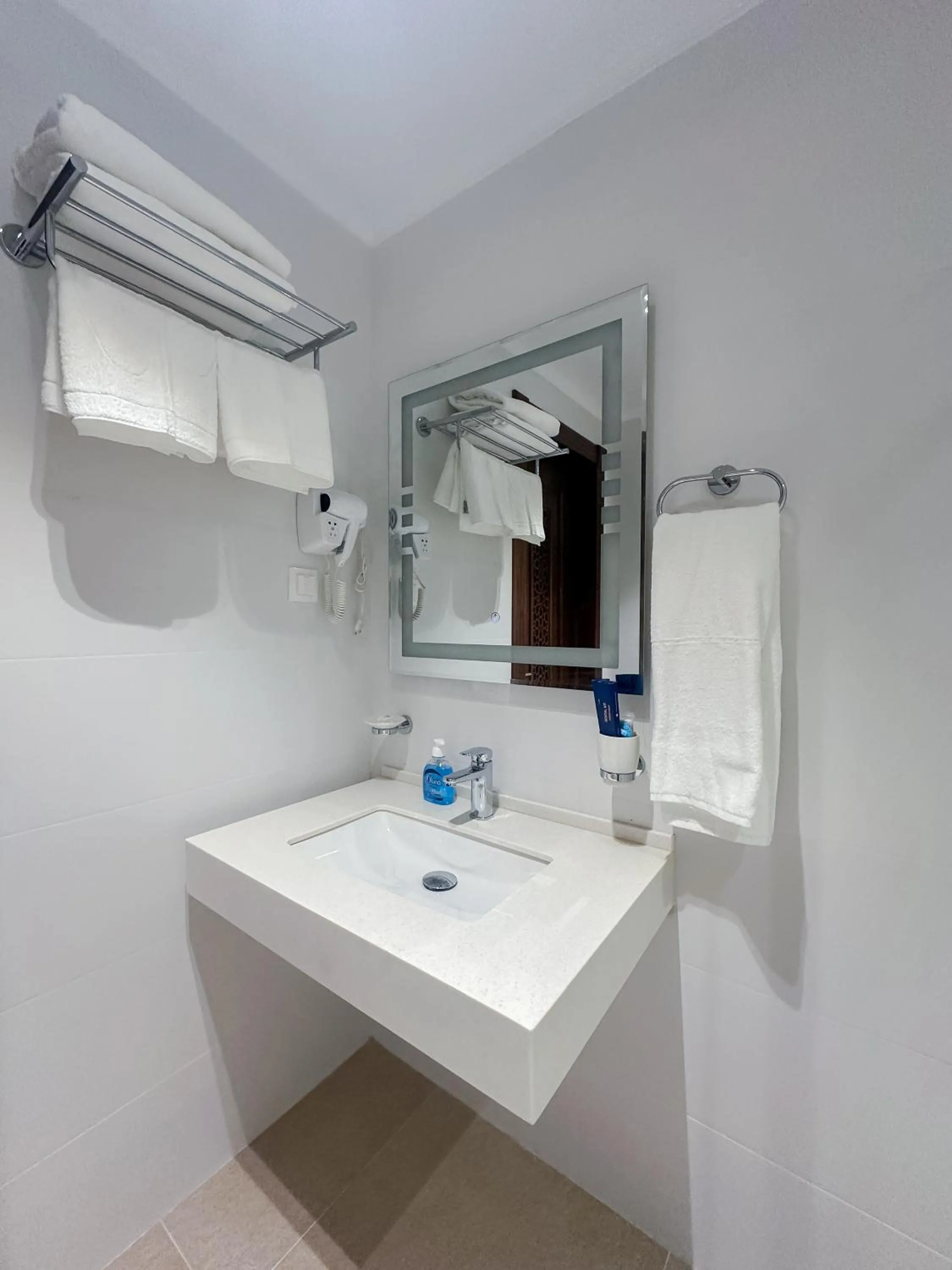 Bathroom in Karvon Plaza Hotel