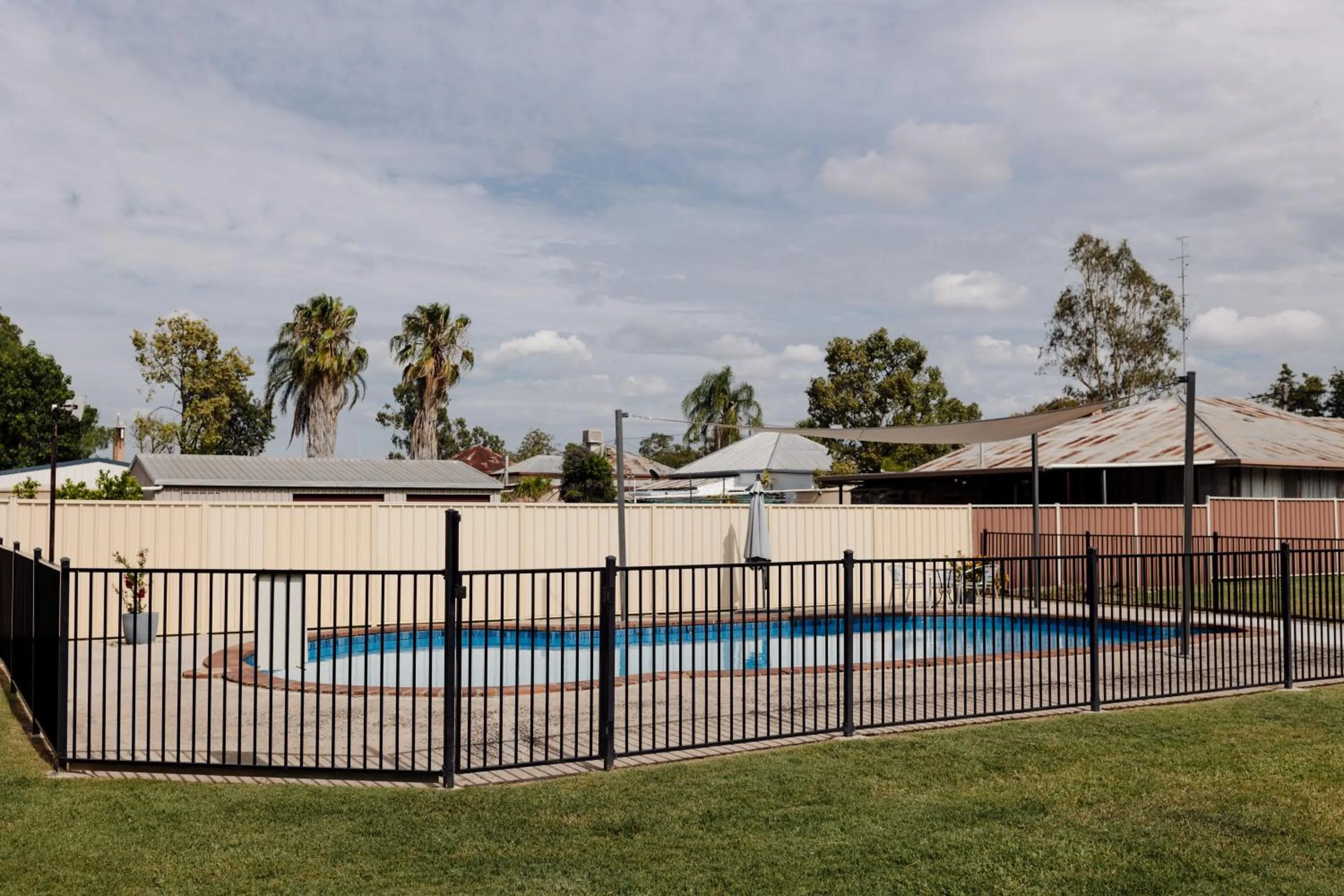 Day in Starline Motor Inn