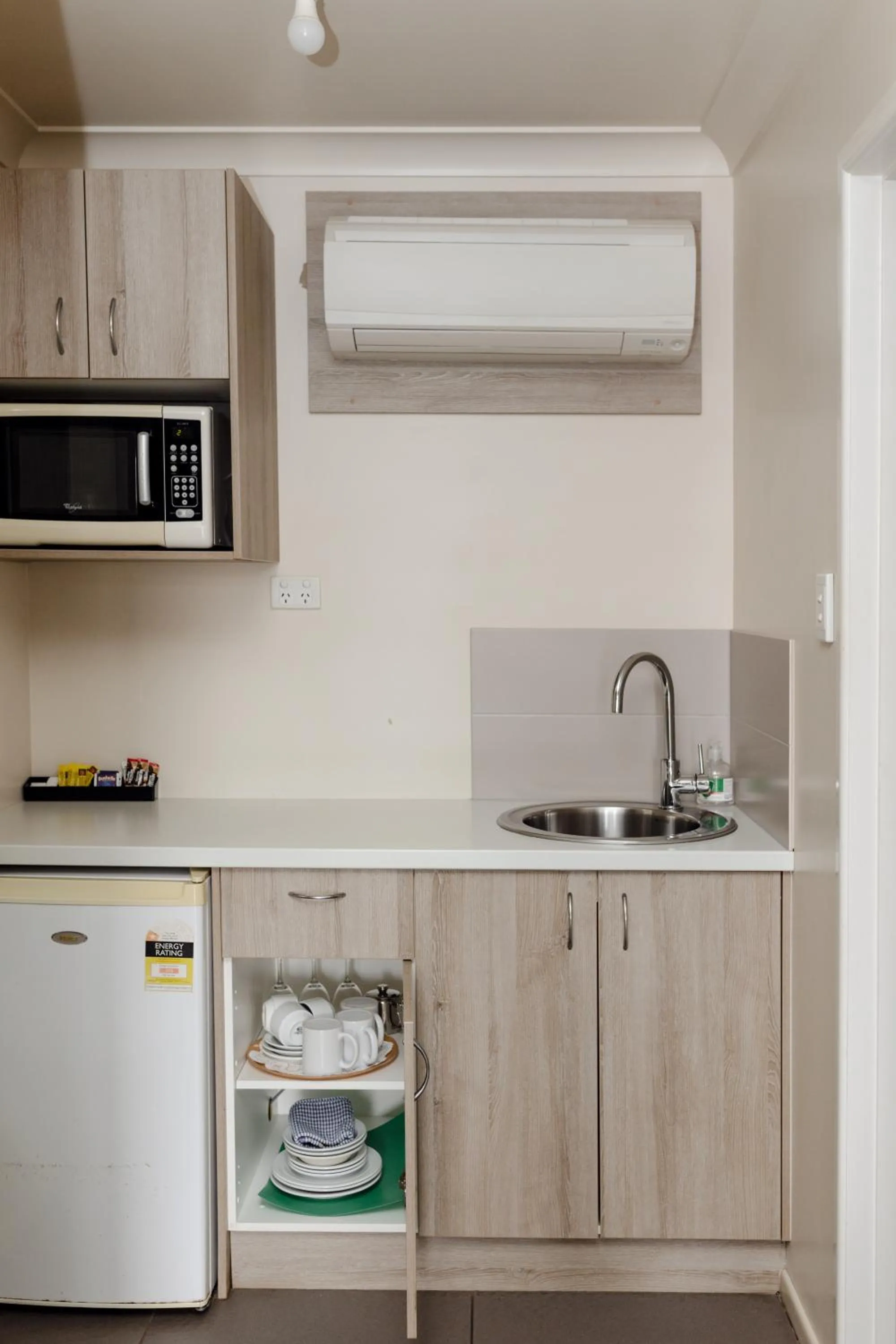 Coffee/tea facilities in Starline Motor Inn