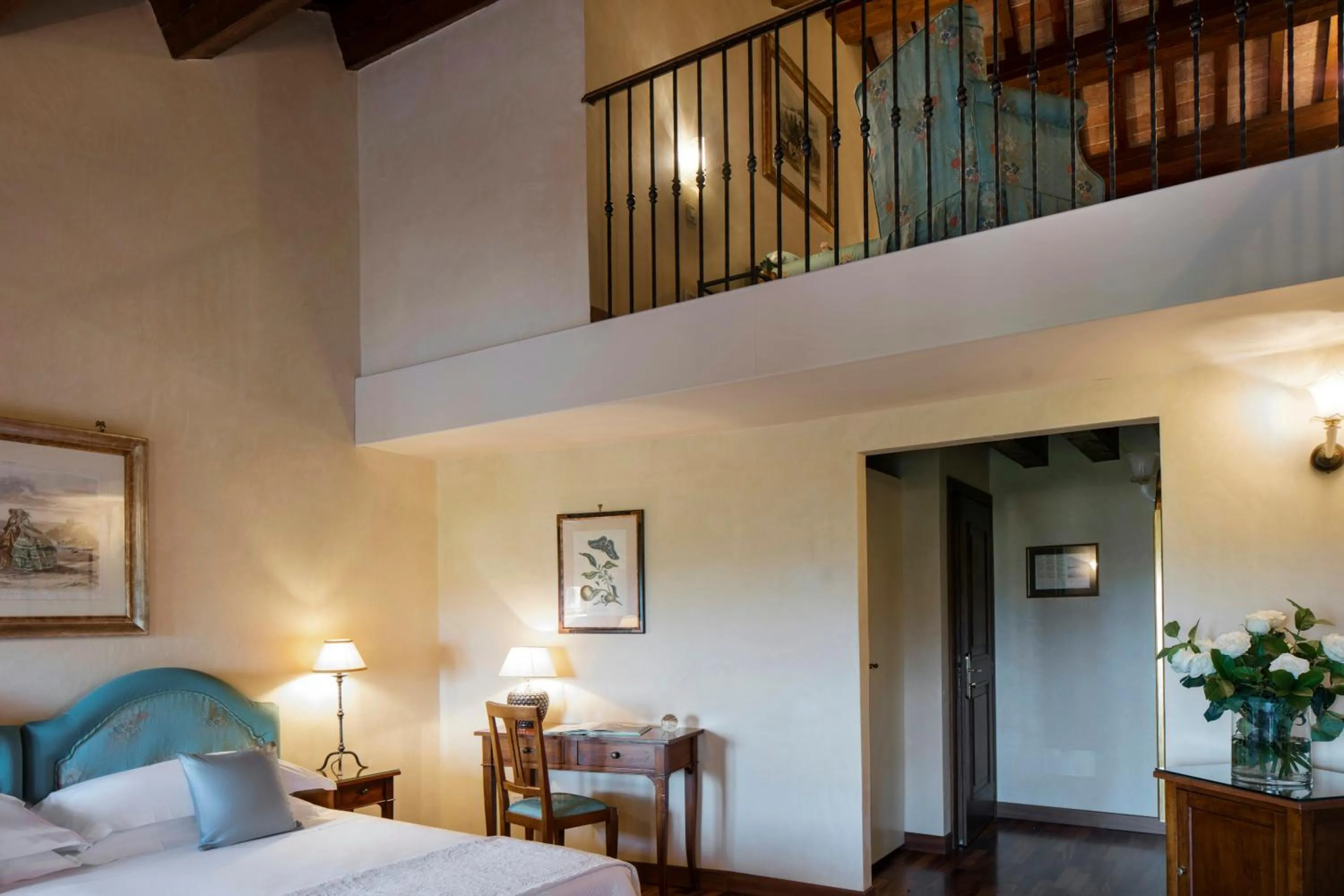 Photo of the whole room, Bed in Villa Michelangelo Vicenza – Starhotels Collezione