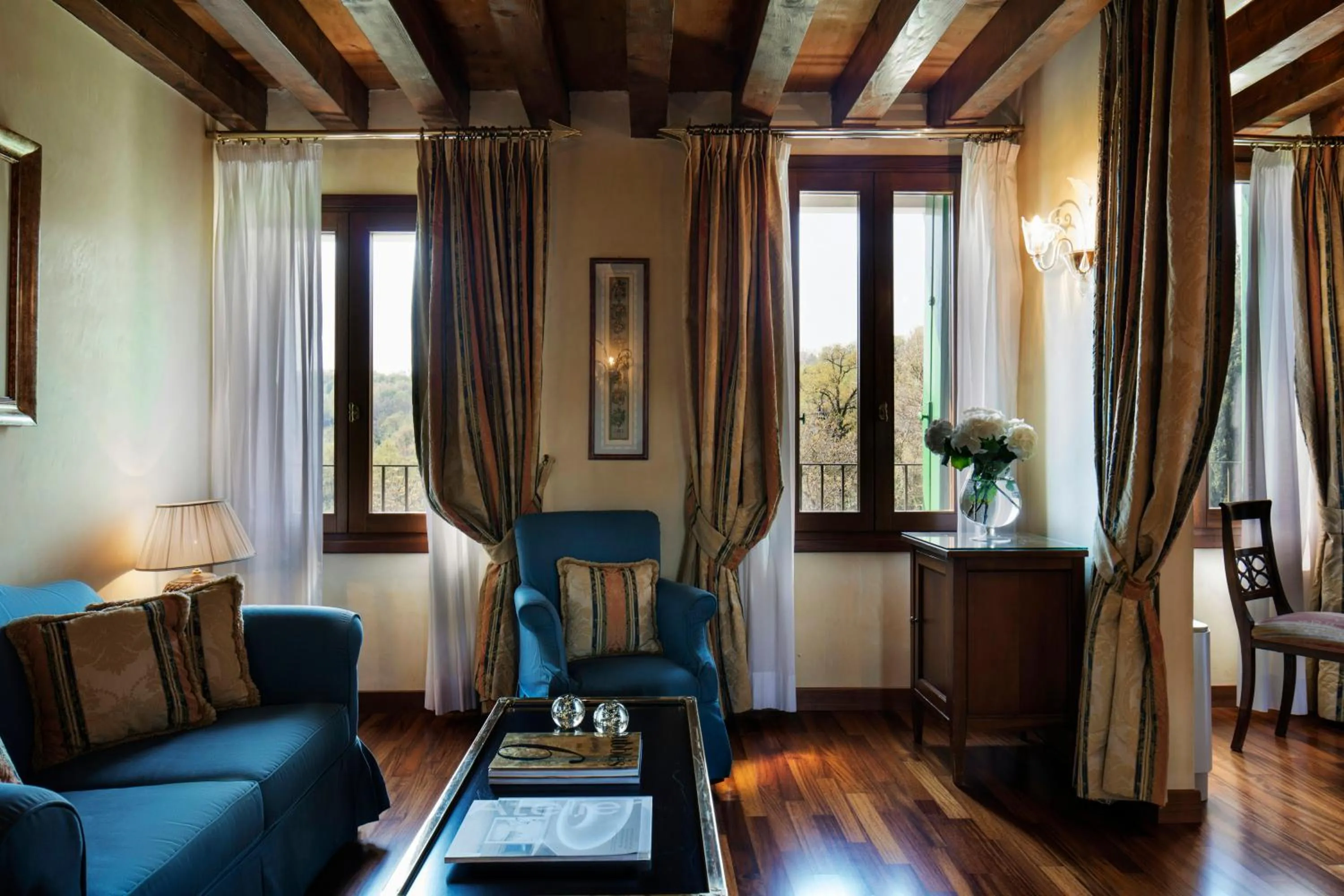 Photo of the whole room in Villa Michelangelo Vicenza – Starhotels Collezione