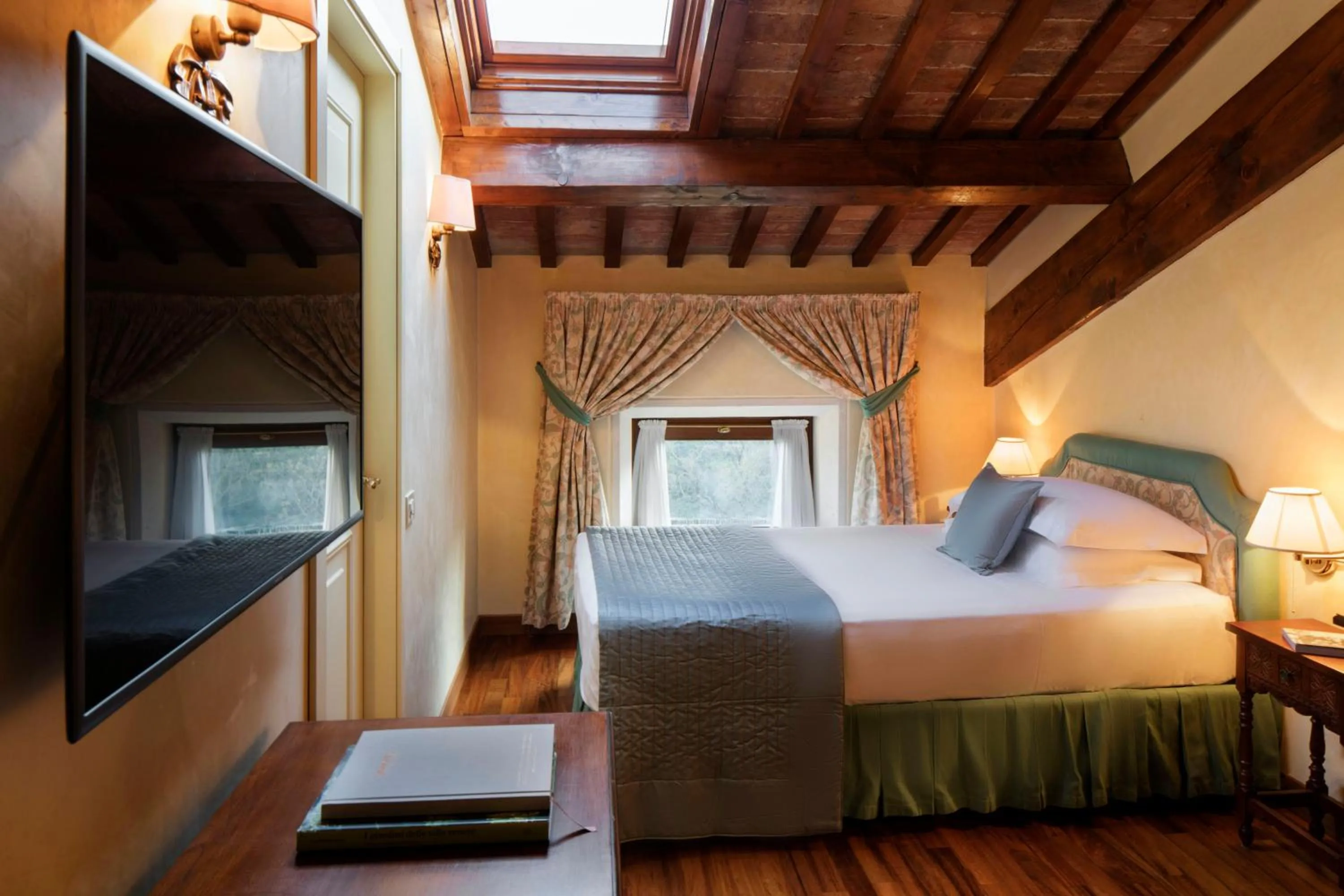 Photo of the whole room, Bed in Villa Michelangelo Vicenza – Starhotels Collezione