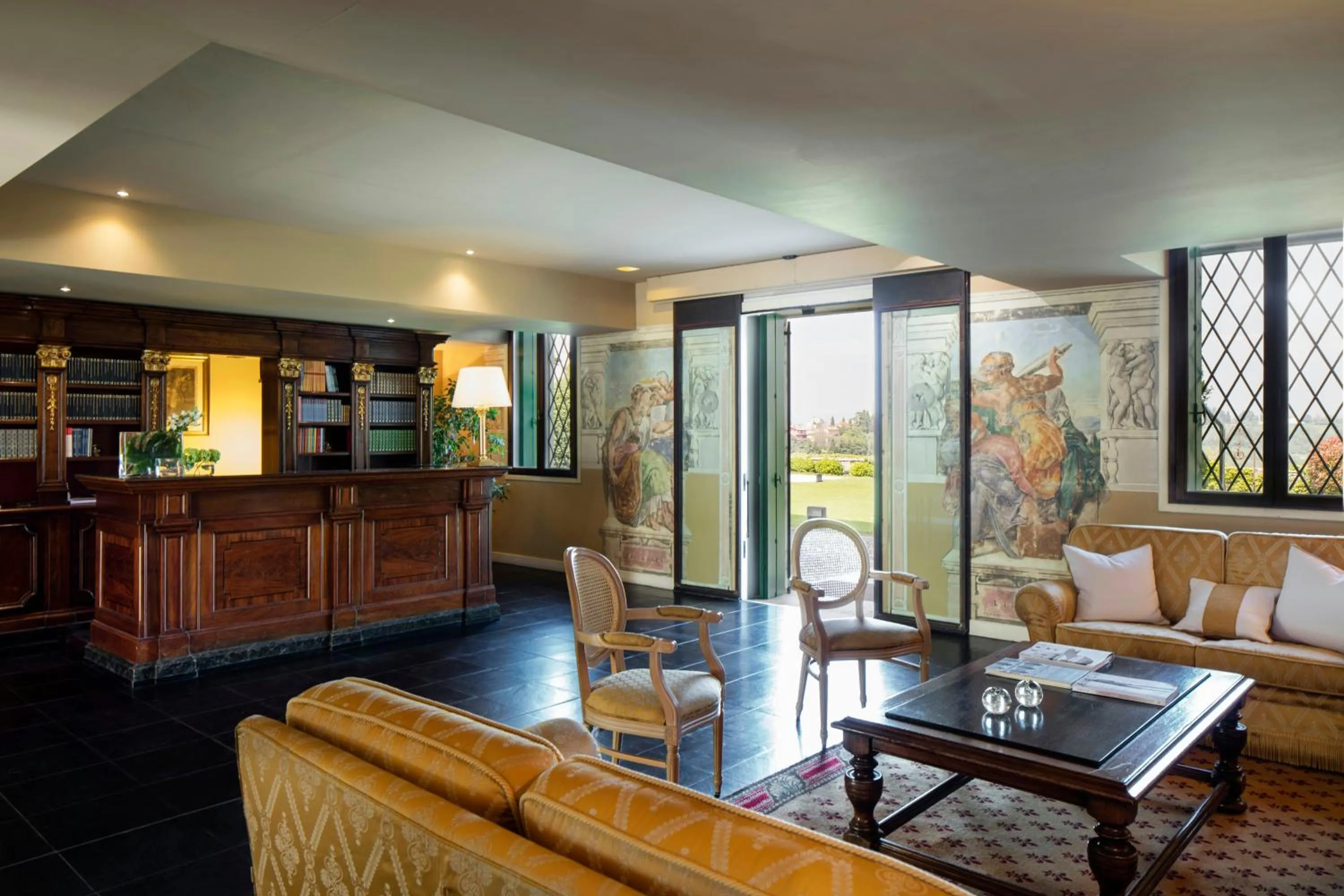 Lobby or reception in Villa Michelangelo Vicenza – Starhotels Collezione