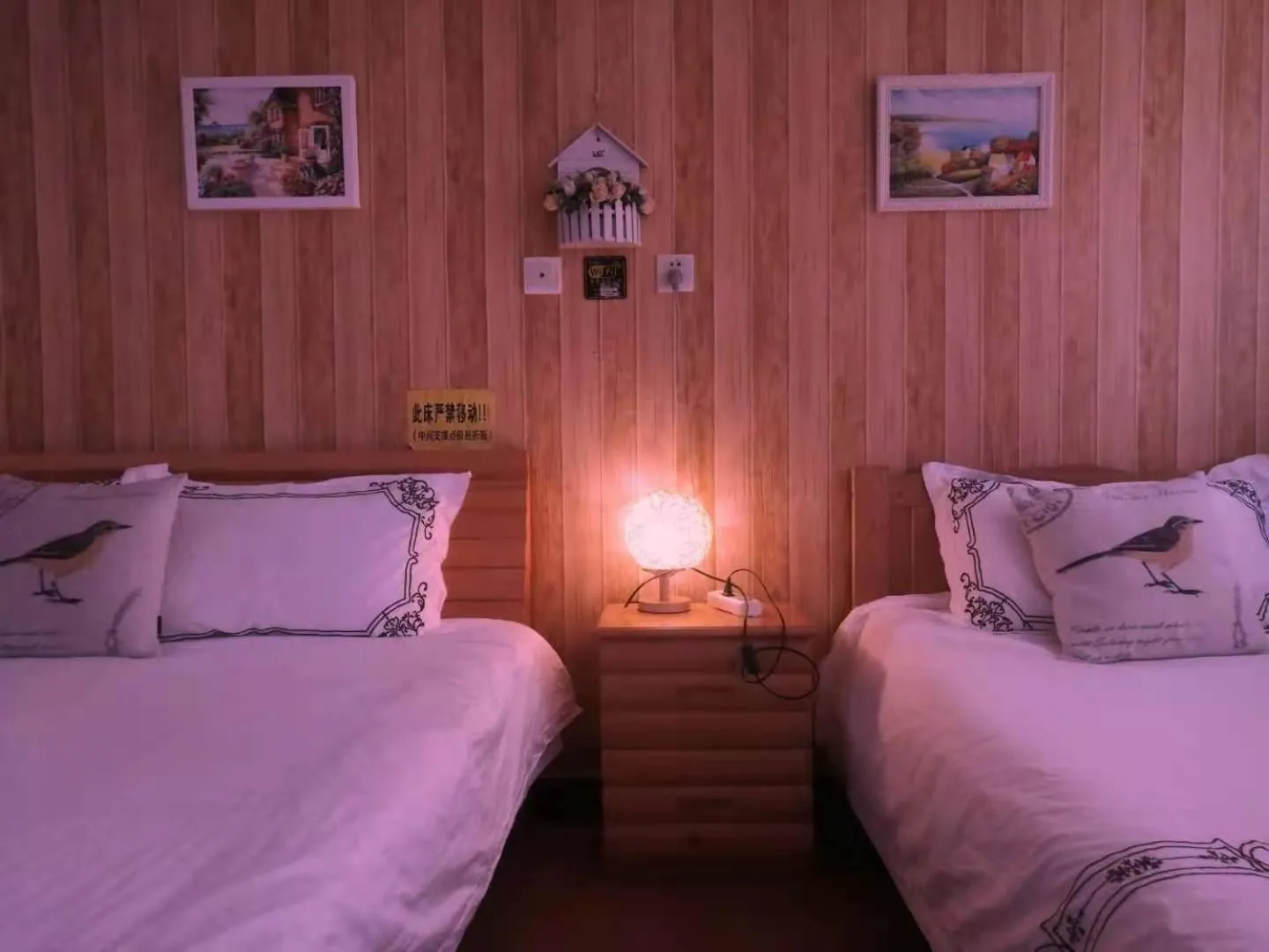 Bed in Beijing Badaling Great Wall Caos Courtyard Hostel 1VIP service 2Ancient style Chinese yard 3 only 15 minutes walk to the Badaling Great Wall 4 be your free advisor 5 offer private guided tour 6 experience local food and culutre