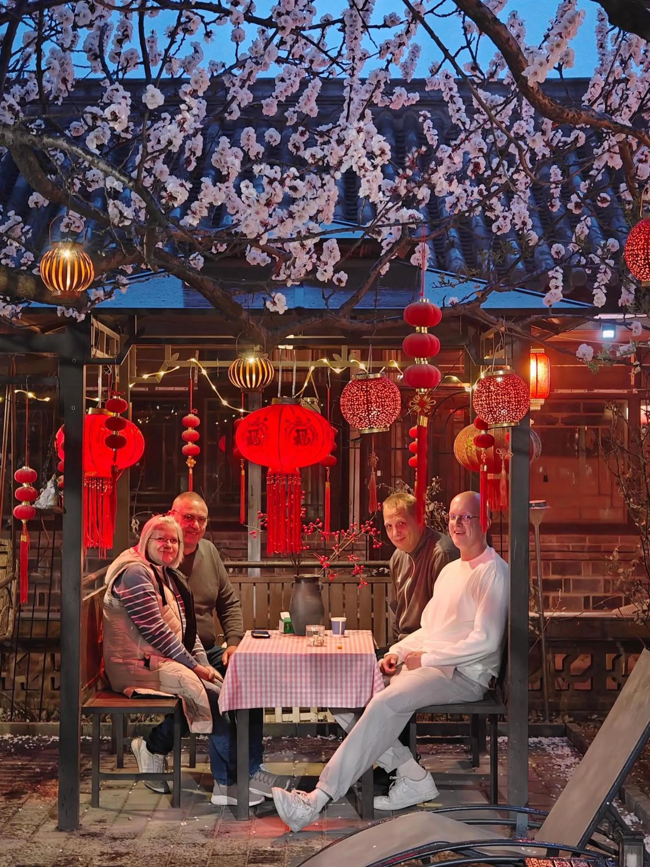 Beijing Badaling Great Wall Caos Courtyard Hostel 1VIP service 2Ancient style Chinese yard 3 only 15 minutes walk to the Badaling Great Wall 4 be your free advisor 5 offer private guided tour 6 experience local food and culutre