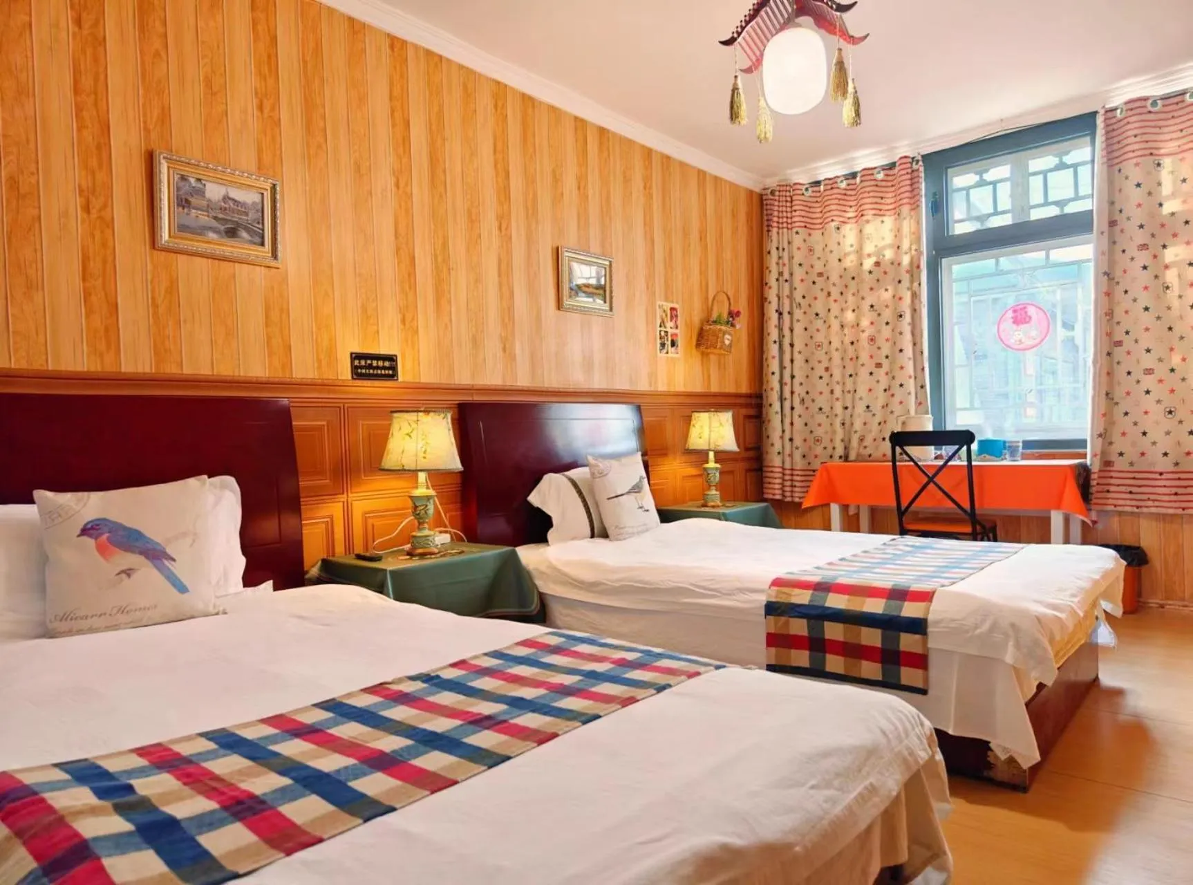 Bed in Beijing Badaling Great Wall Caos Courtyard Hostel 1VIP service 2Ancient style Chinese yard 3 only 15 minutes walk to the Badaling Great Wall 4 be your free advisor 5 offer private guided tour 6 experience local food and culutre