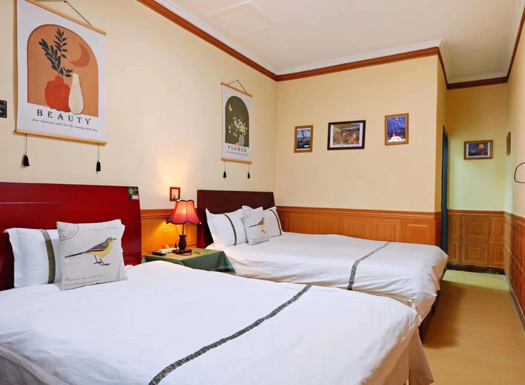 Photo of the whole room, Bed in Beijing Badaling Great Wall Caos Courtyard Hostel 1VIP service 2Ancient style Chinese yard 3 only 15 minutes walk to the Badaling Great Wall 4 be your free advisor 5 offer private guided tour 6 experience local food and culutre