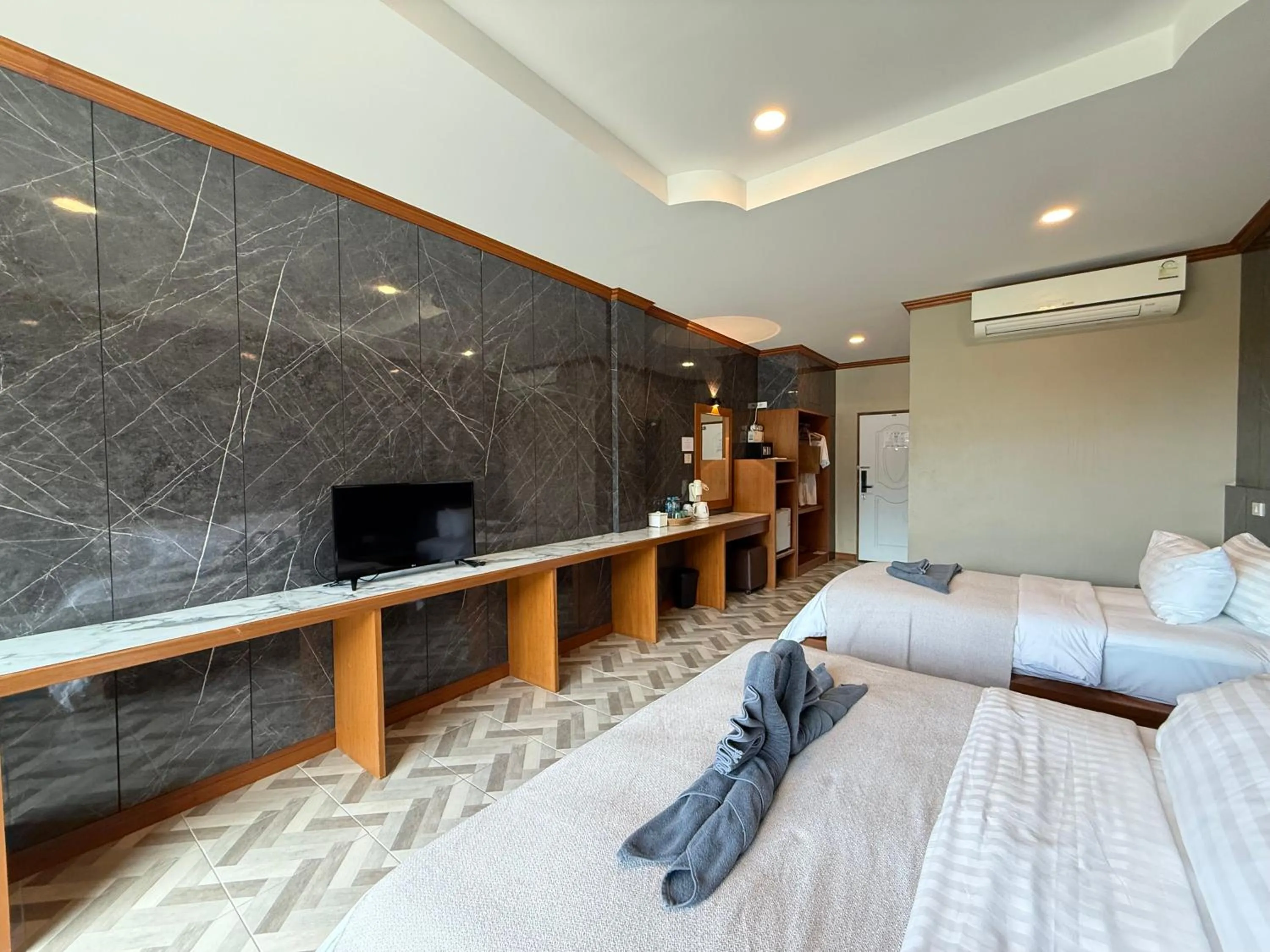 Bed in Kai Bae Beach Resort Koh Chang