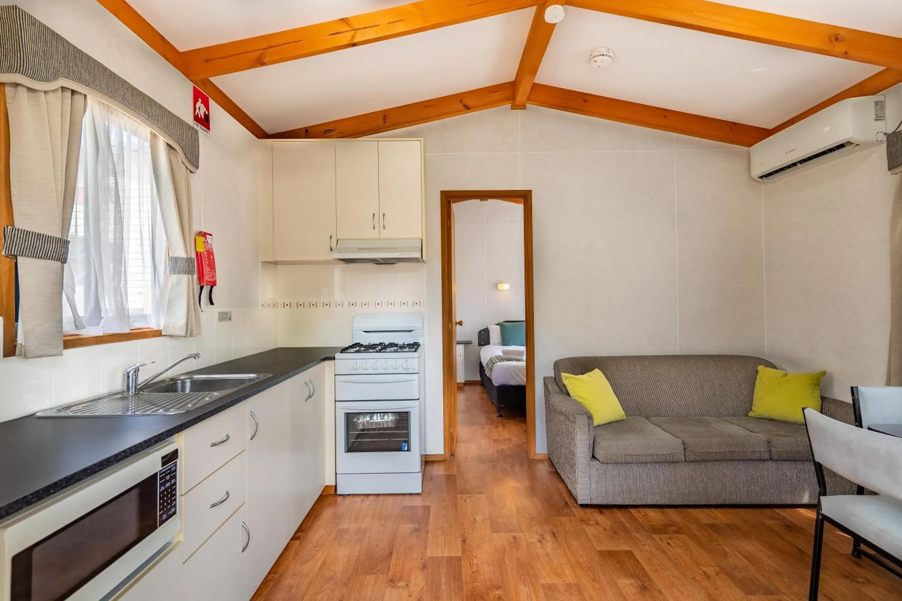 1 Bedroom Currawong Cottage (No Pets Allowed) in Ingenia Holidays Sydney Hills 1 Bedroom Currawong Cottage (No Pets Allowed) in Ingenia Holidays Sydney Hills