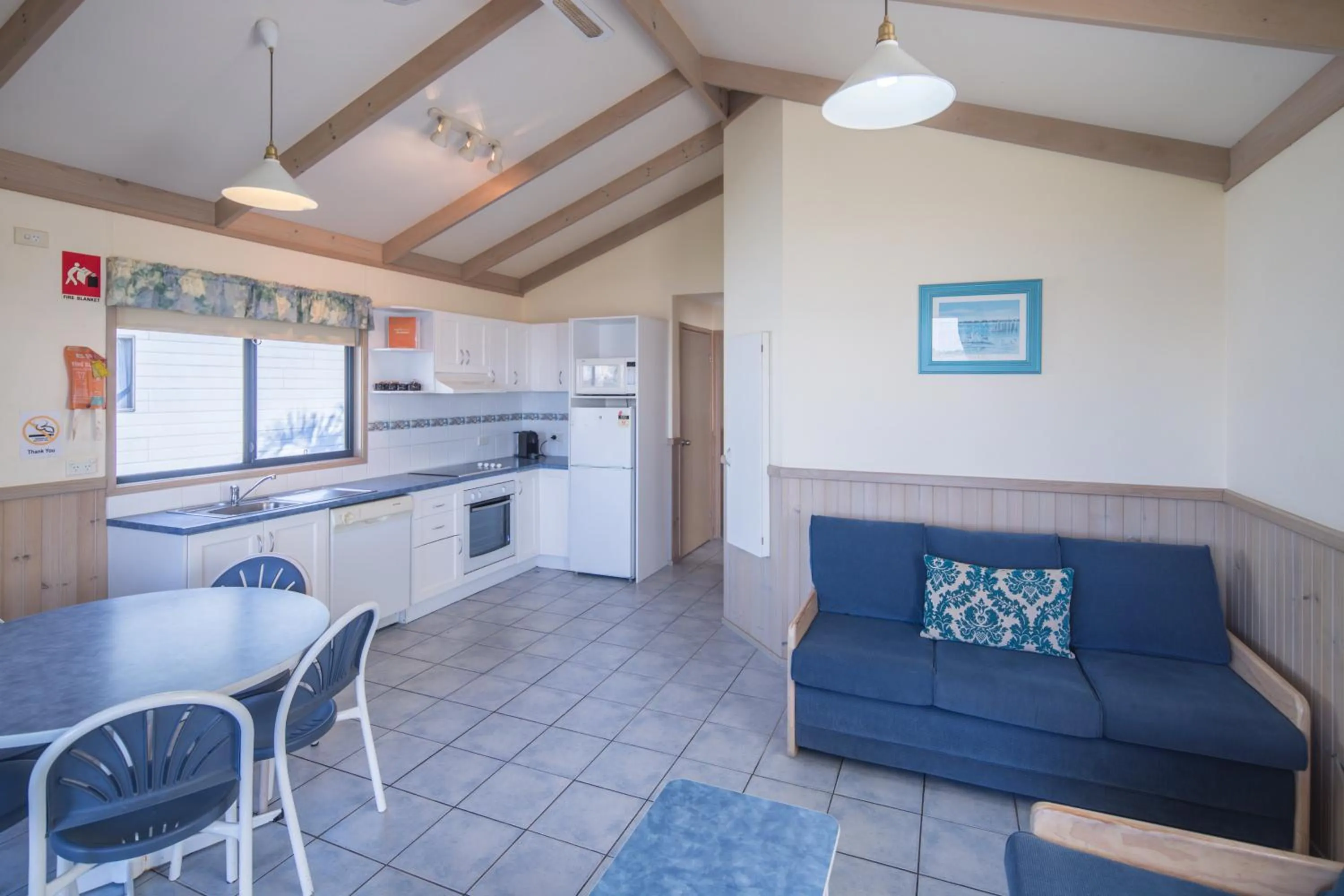 Kitchen or kitchenette in Ingenia Holidays Lake Macquarie