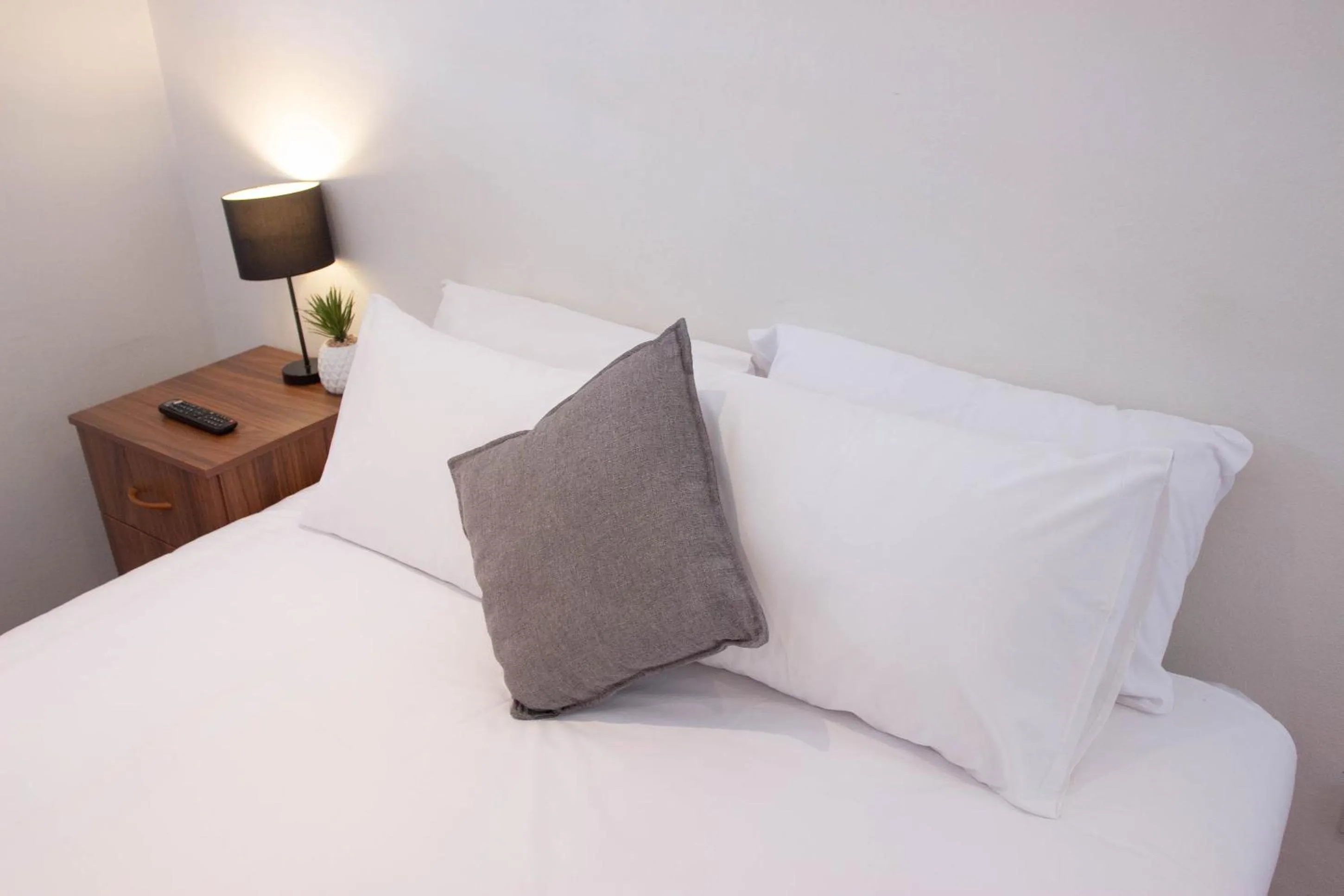 Bedroom, Bed in Wiley Park Hotel