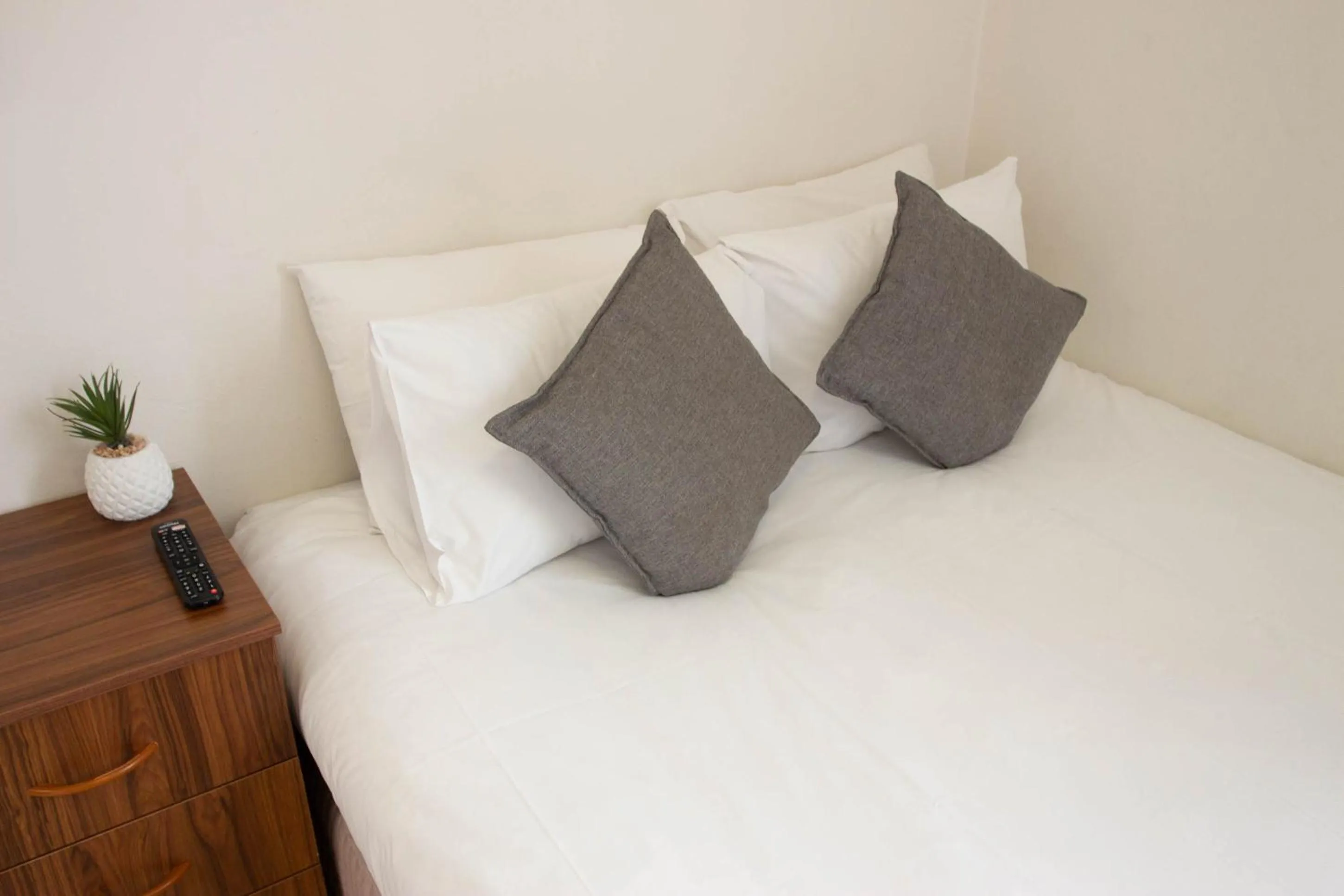 Bedroom, Bed in Wiley Park Hotel