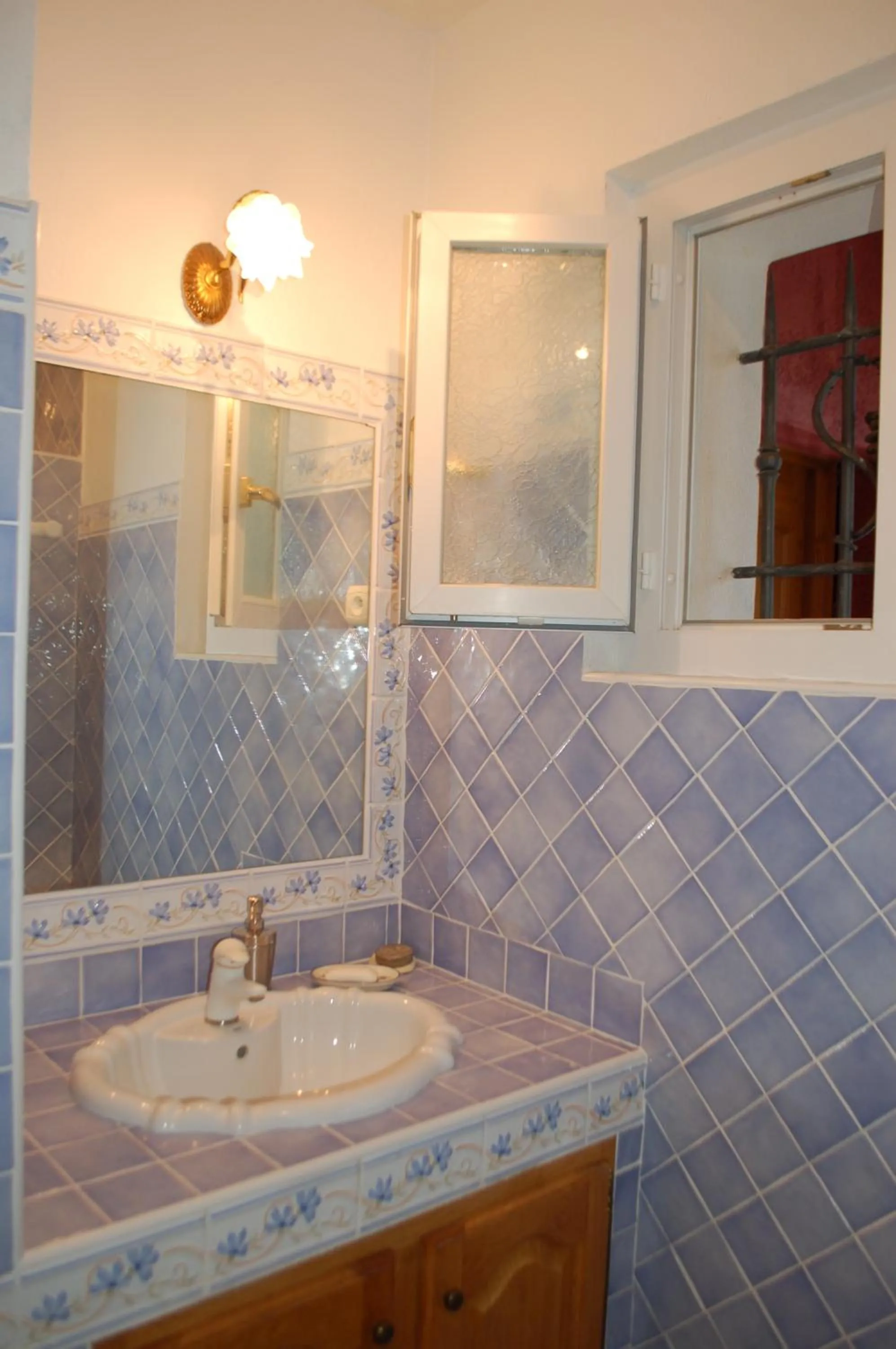 Shower in La Lézardière