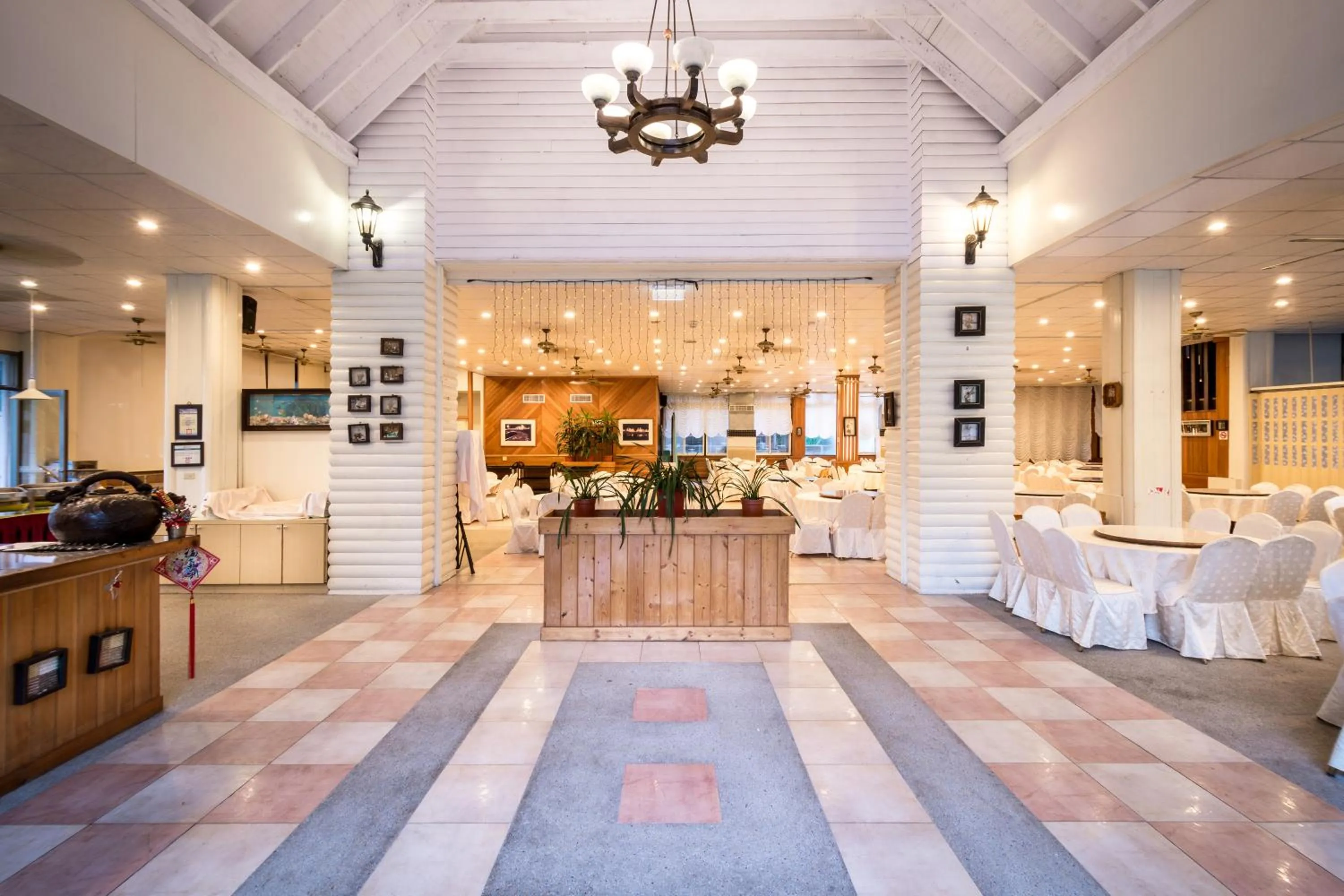 Restaurant/places to eat in Crystal Resort