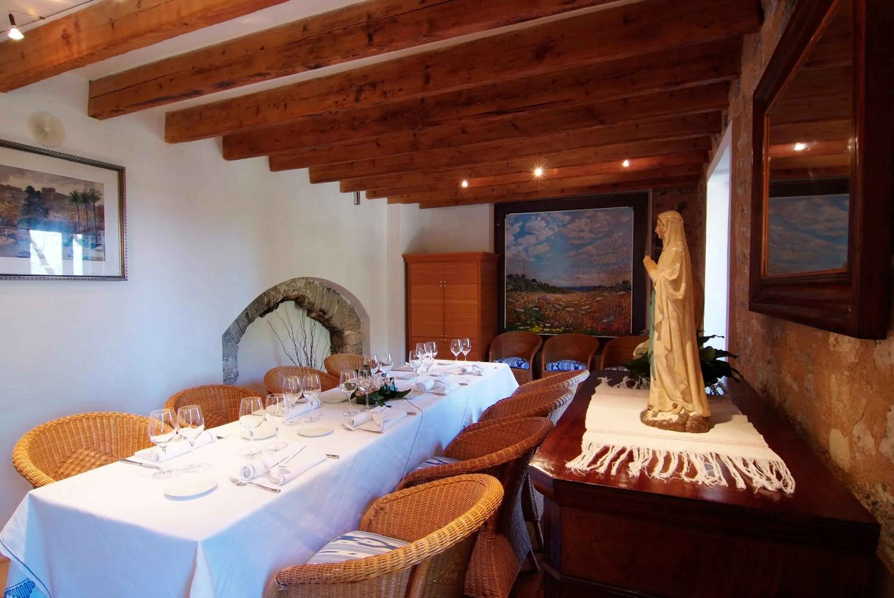 Library in Casal Santa Eulalia