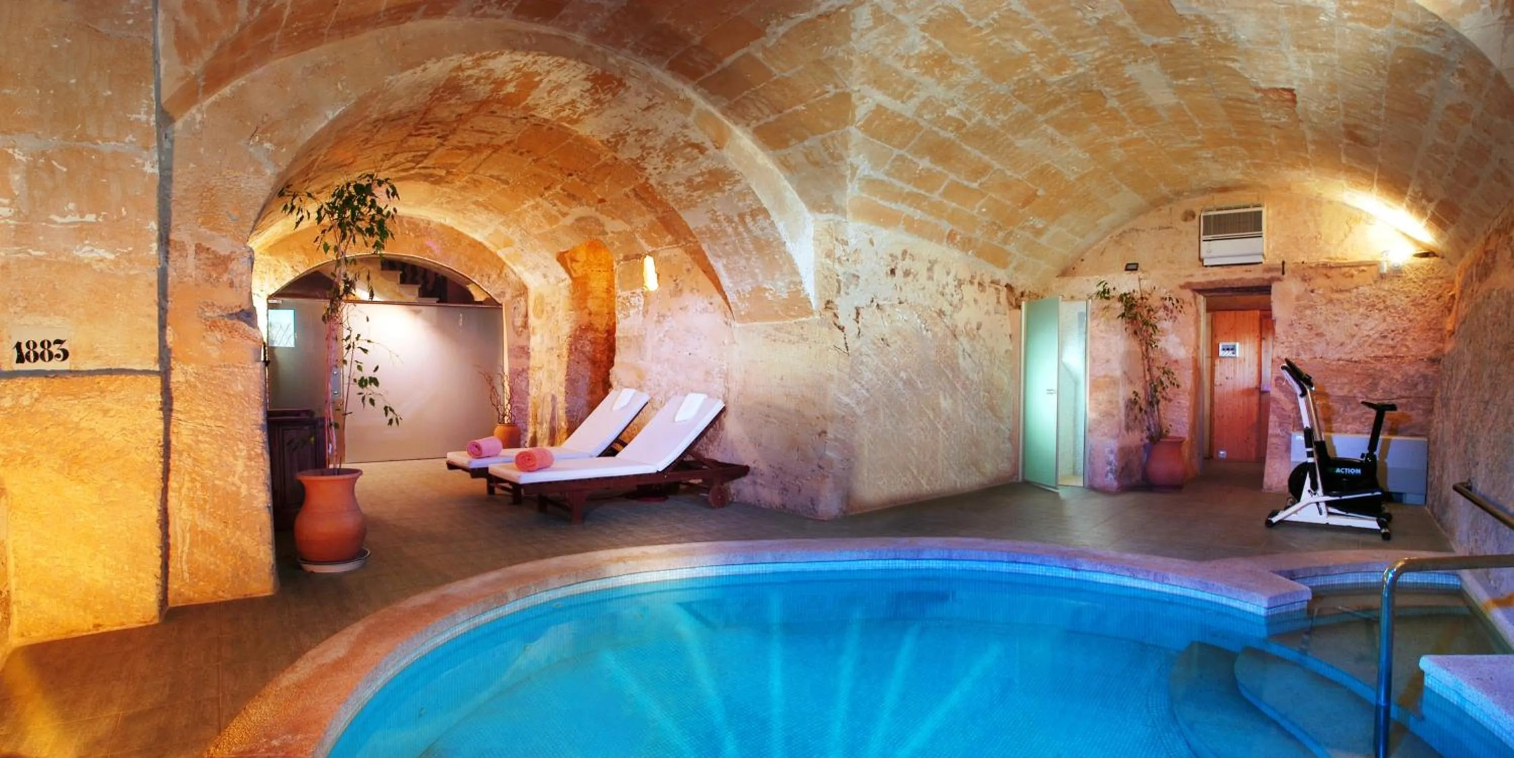 Spa and wellness centre/facilities in Casal Santa Eulalia