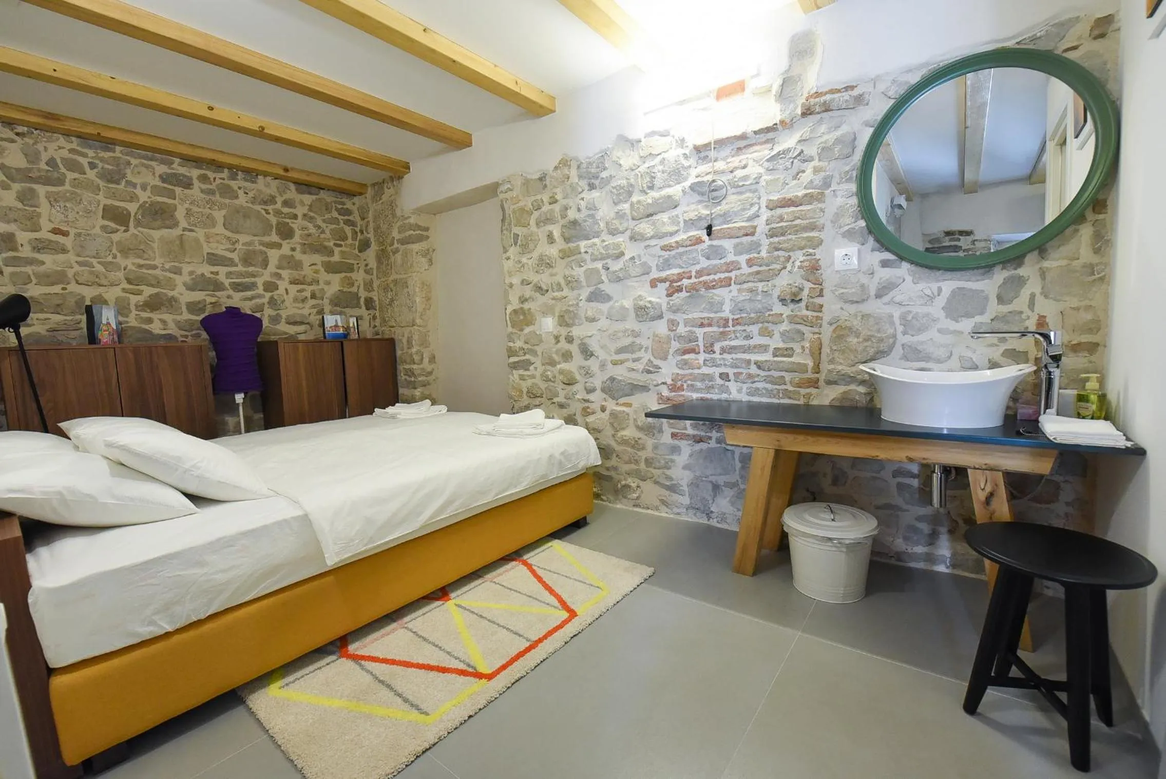 Bedroom, Bed in Pylon Rooms