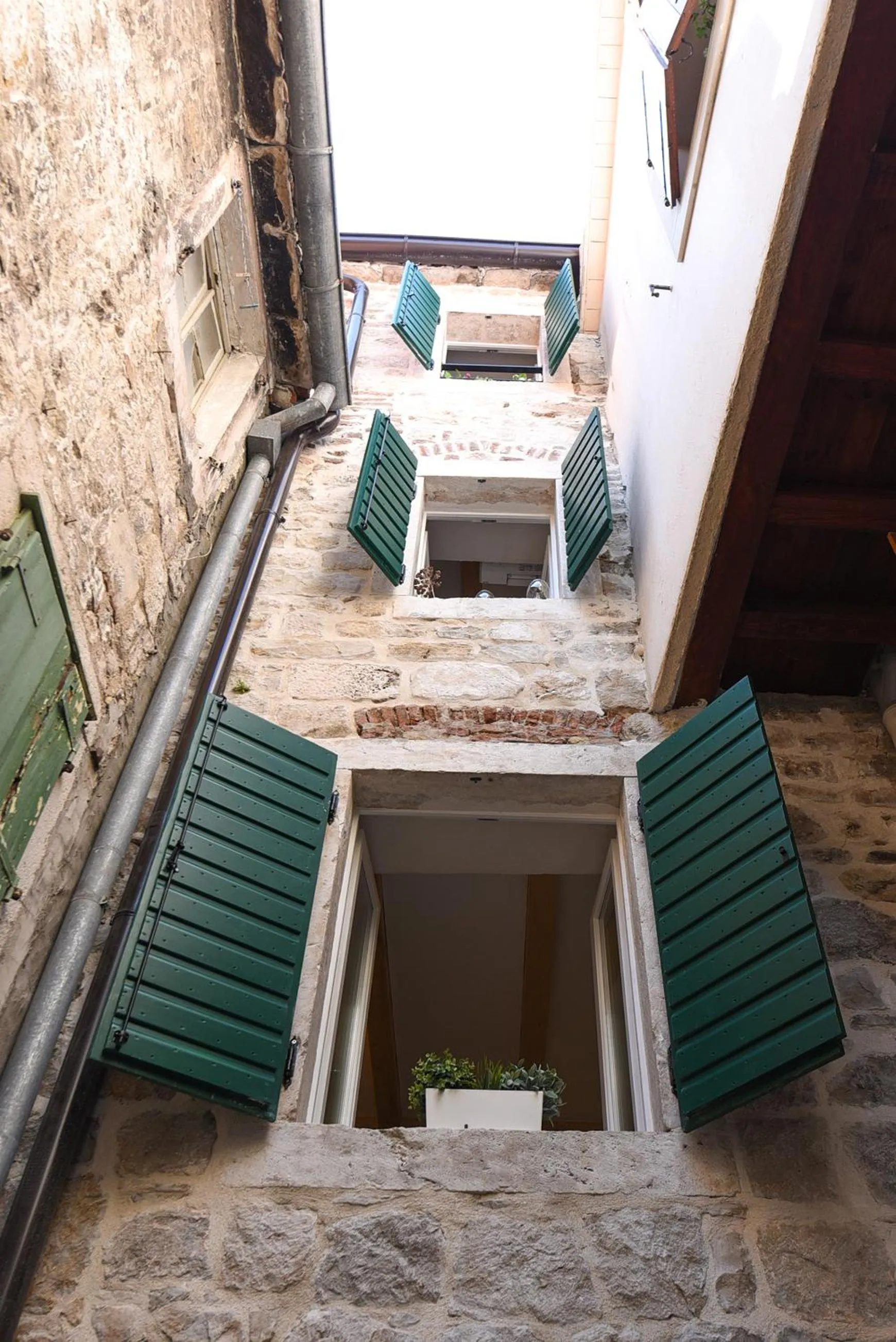 Property building in Pylon Rooms