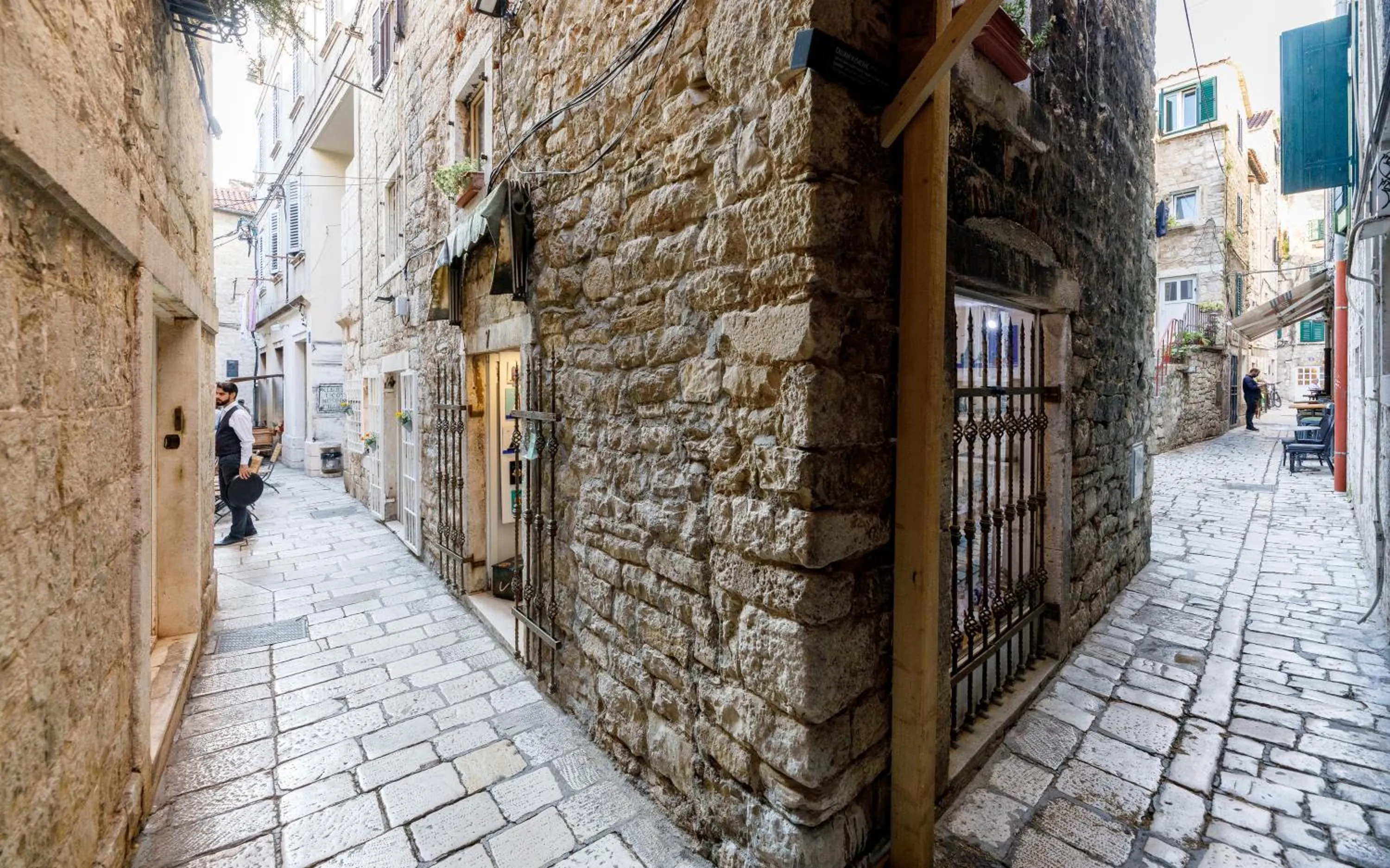 Location in Pylon Rooms