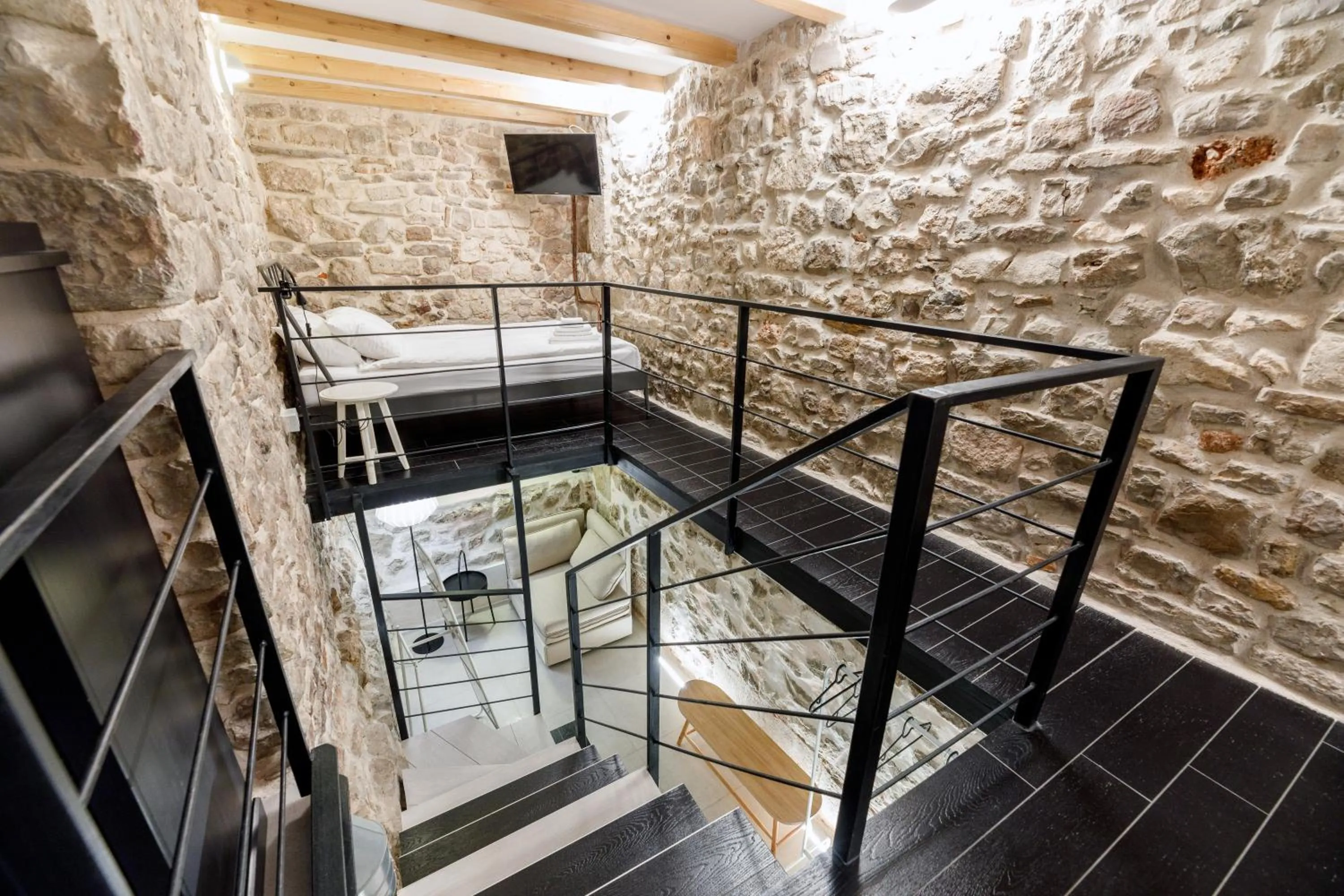 Property building, Bed in Pylon Rooms