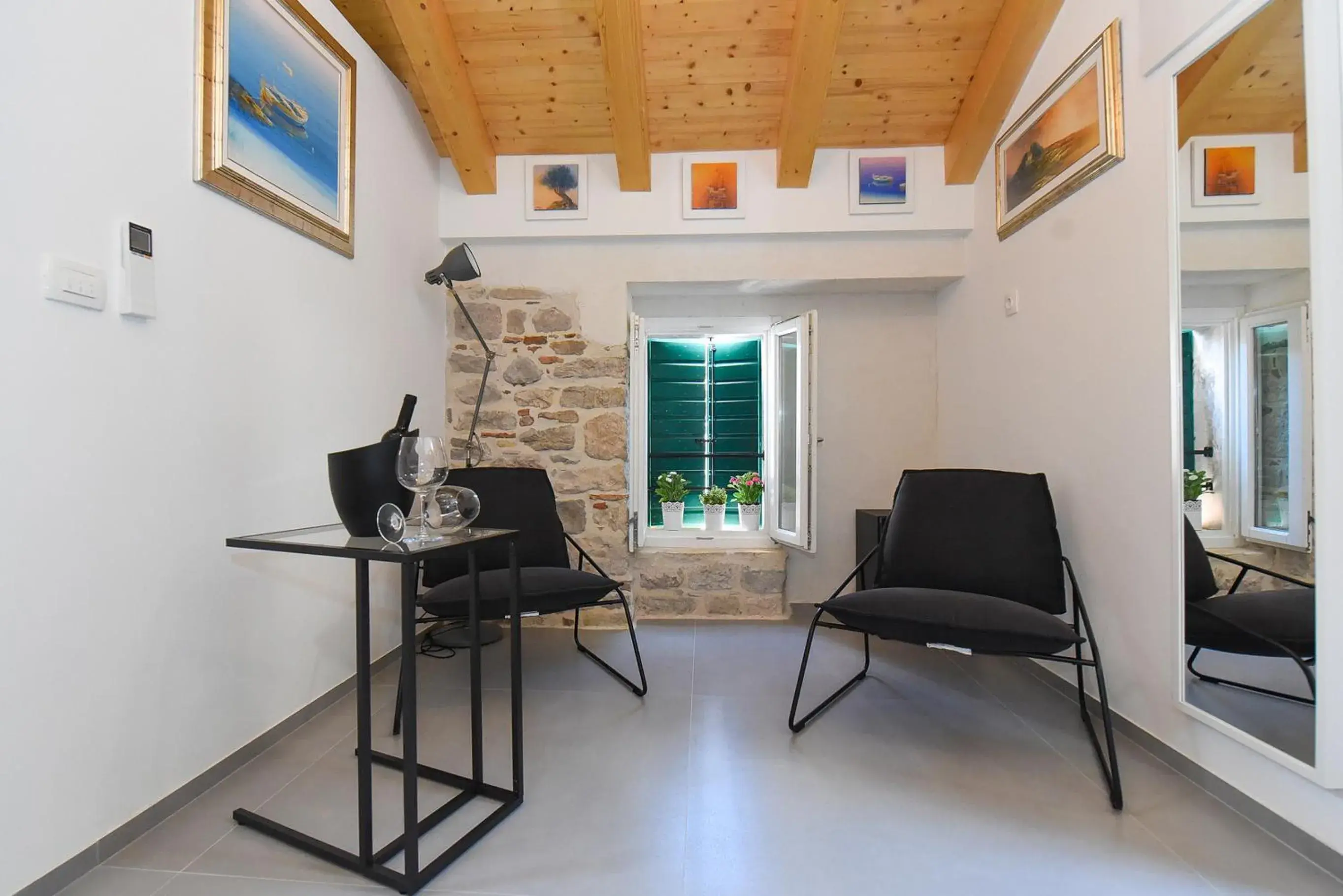 Deluxe Double Room - Pylon 3 in Pylon Rooms Deluxe Double Room - Pylon 3 in Pylon Rooms