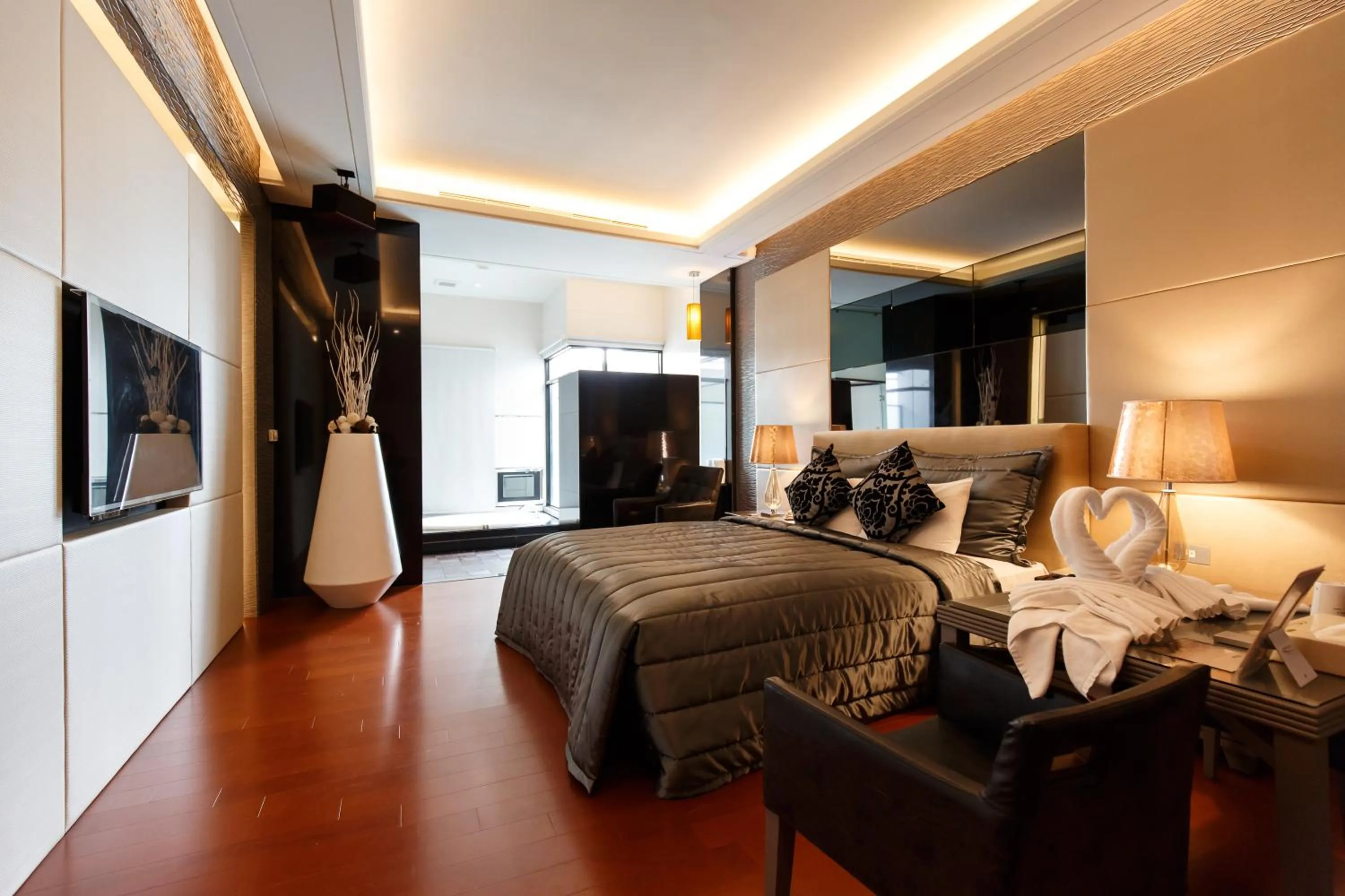 Photo of the whole room, Bed in Lee Don Motel