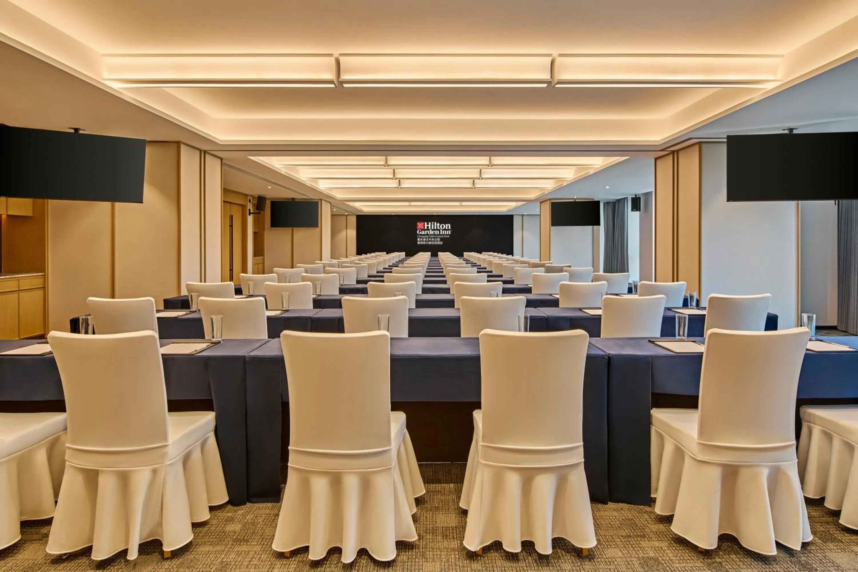 Meeting/conference room in Hilton Garden Inn Chongqing Central Park