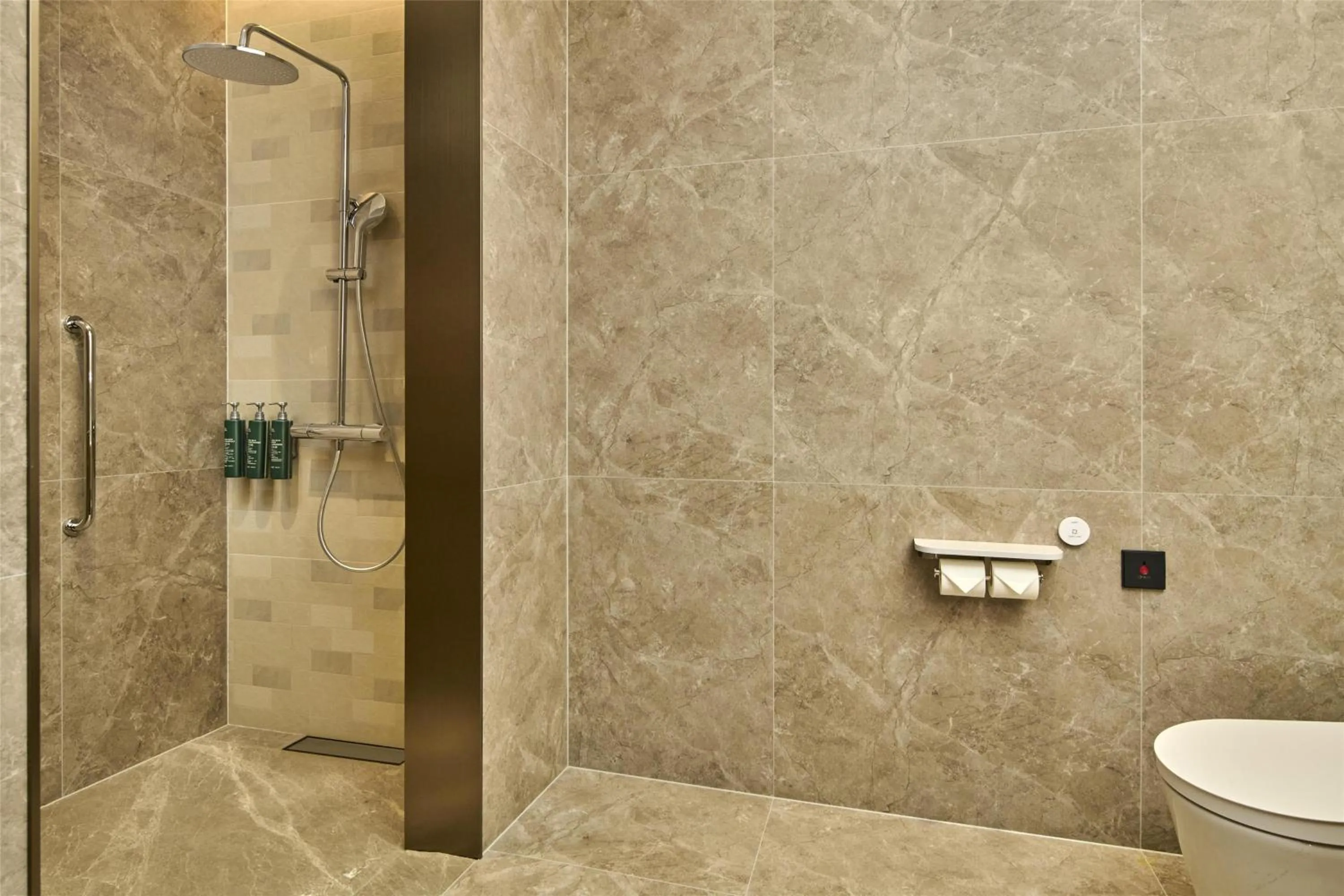 Bathroom in Hilton Garden Inn Chongqing Central Park