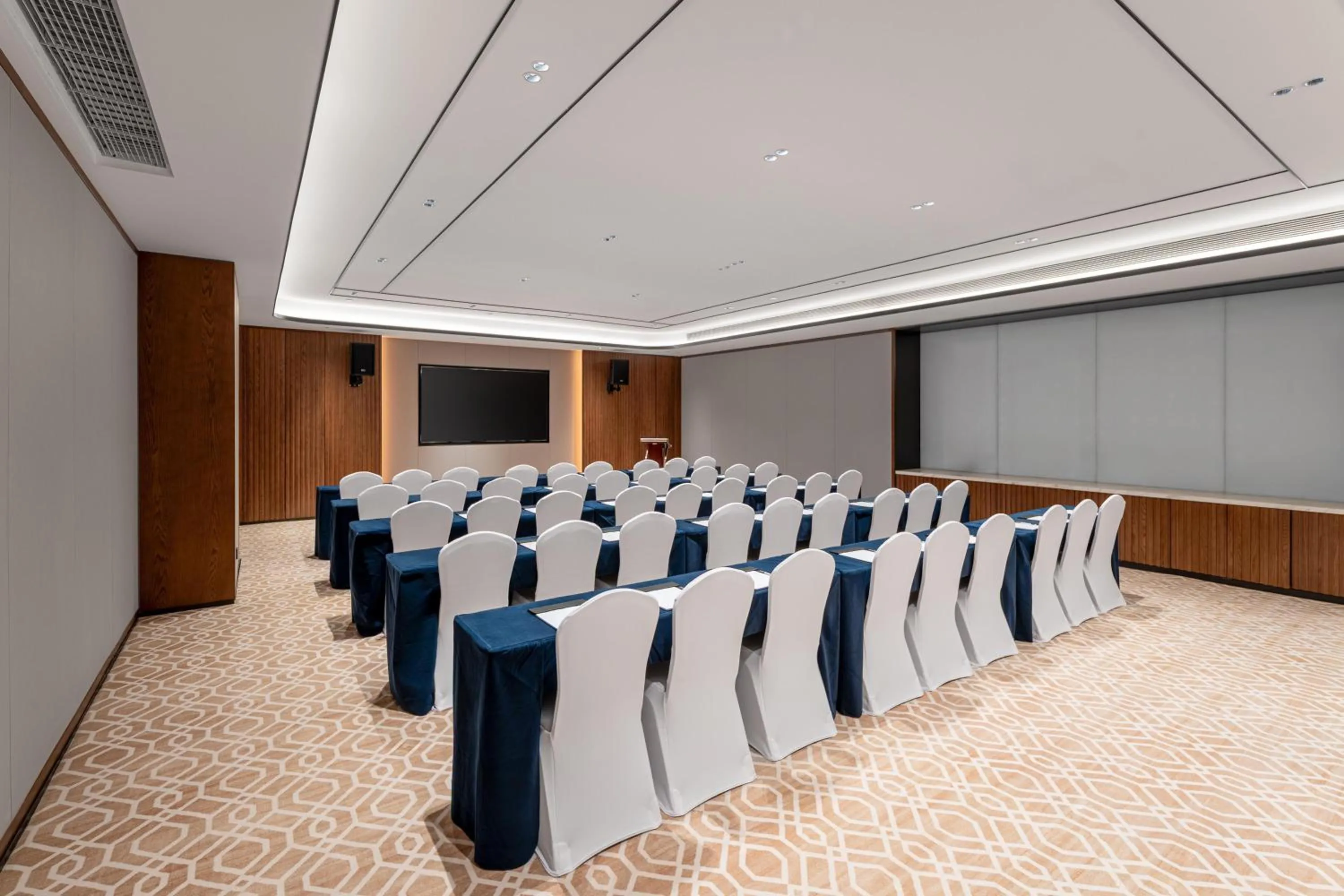 Meeting/conference room in Hilton Garden Inn Shanghai Changxing Island