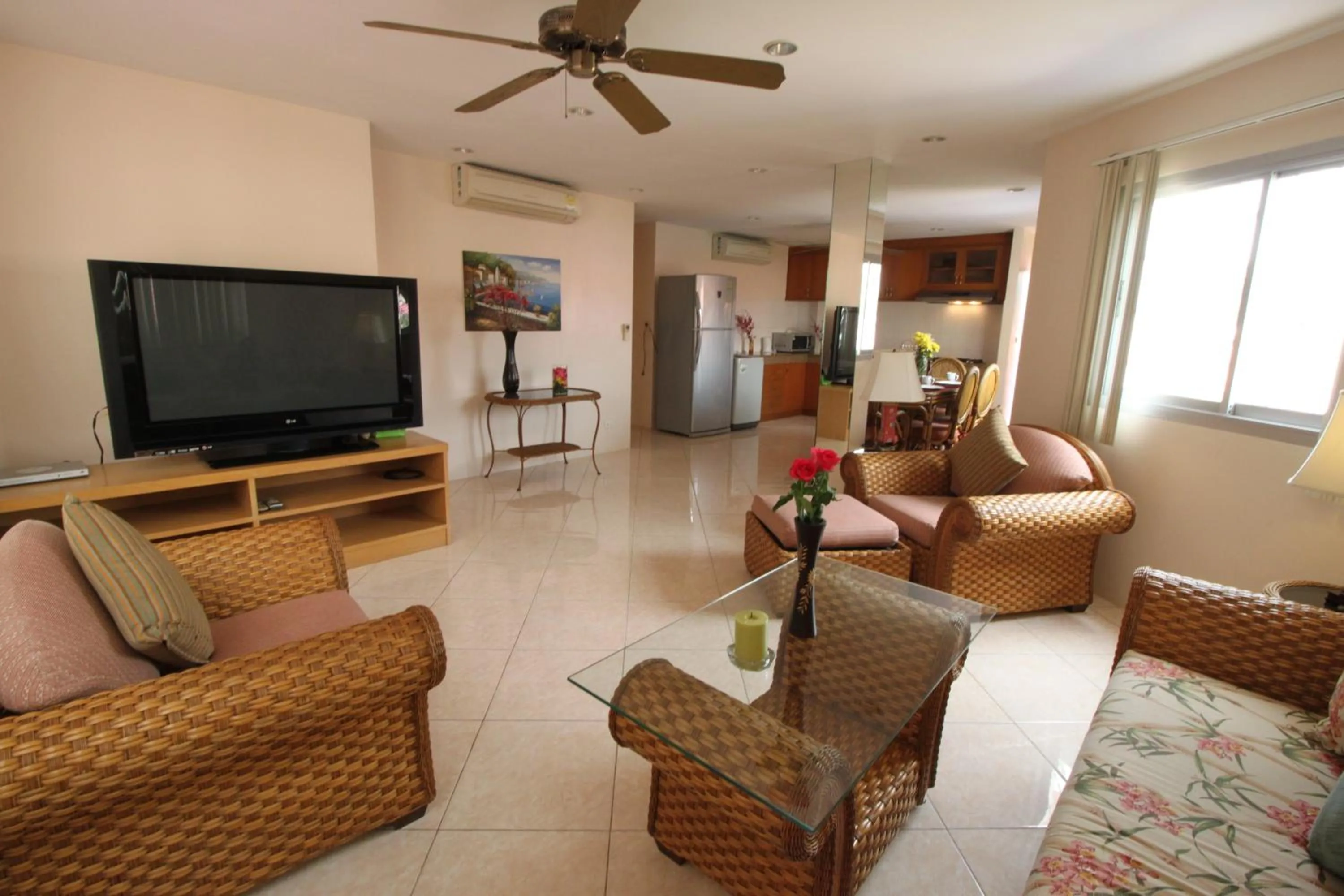 Living room, Lounge/Bar in Butterfly Garden Boutique Residences by Luxury View SHA Extra Plus