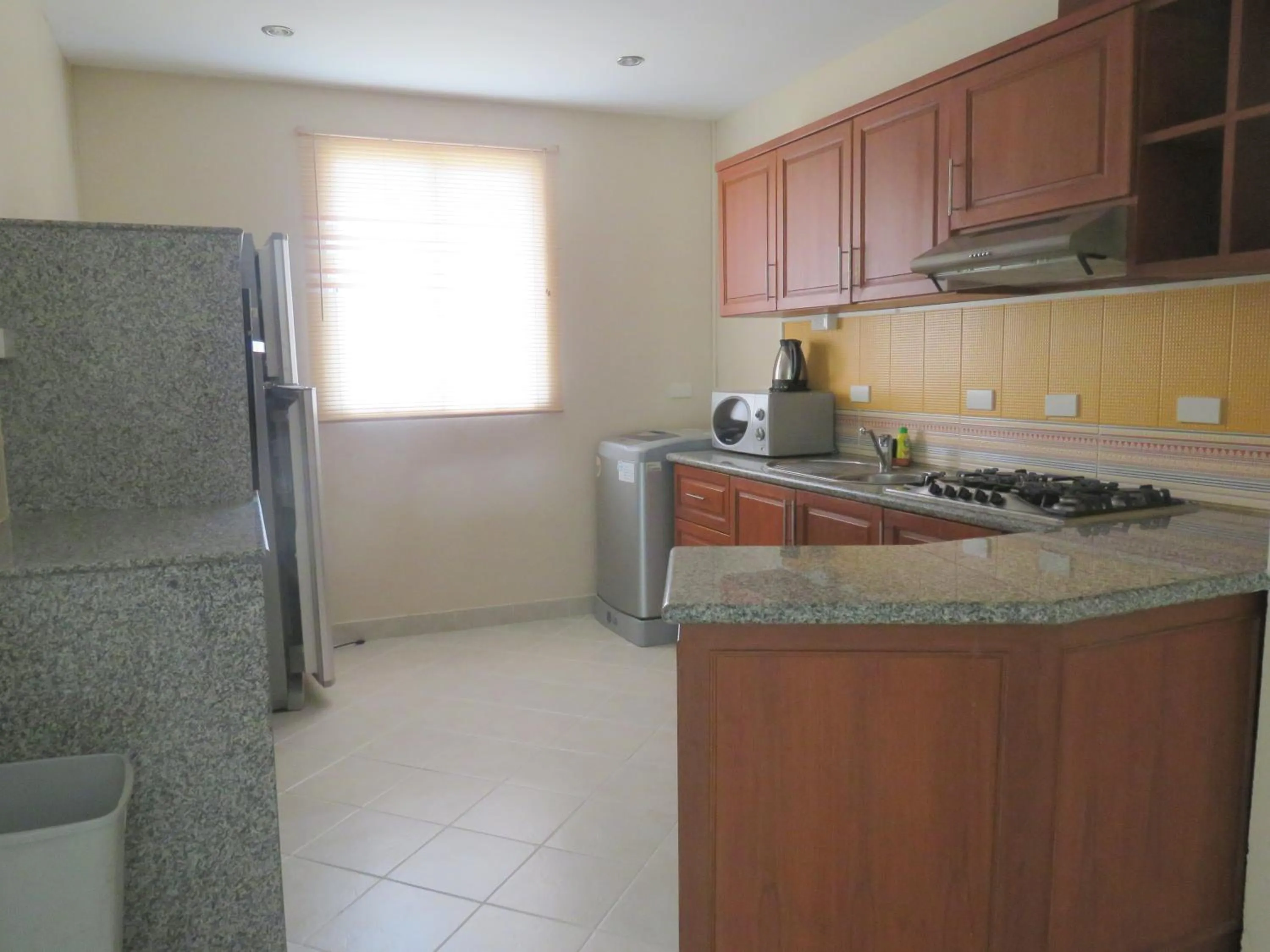 Kitchen or kitchenette, Kitchen/Kitchenette in Butterfly Garden Boutique Residences by Luxury View SHA Extra Plus