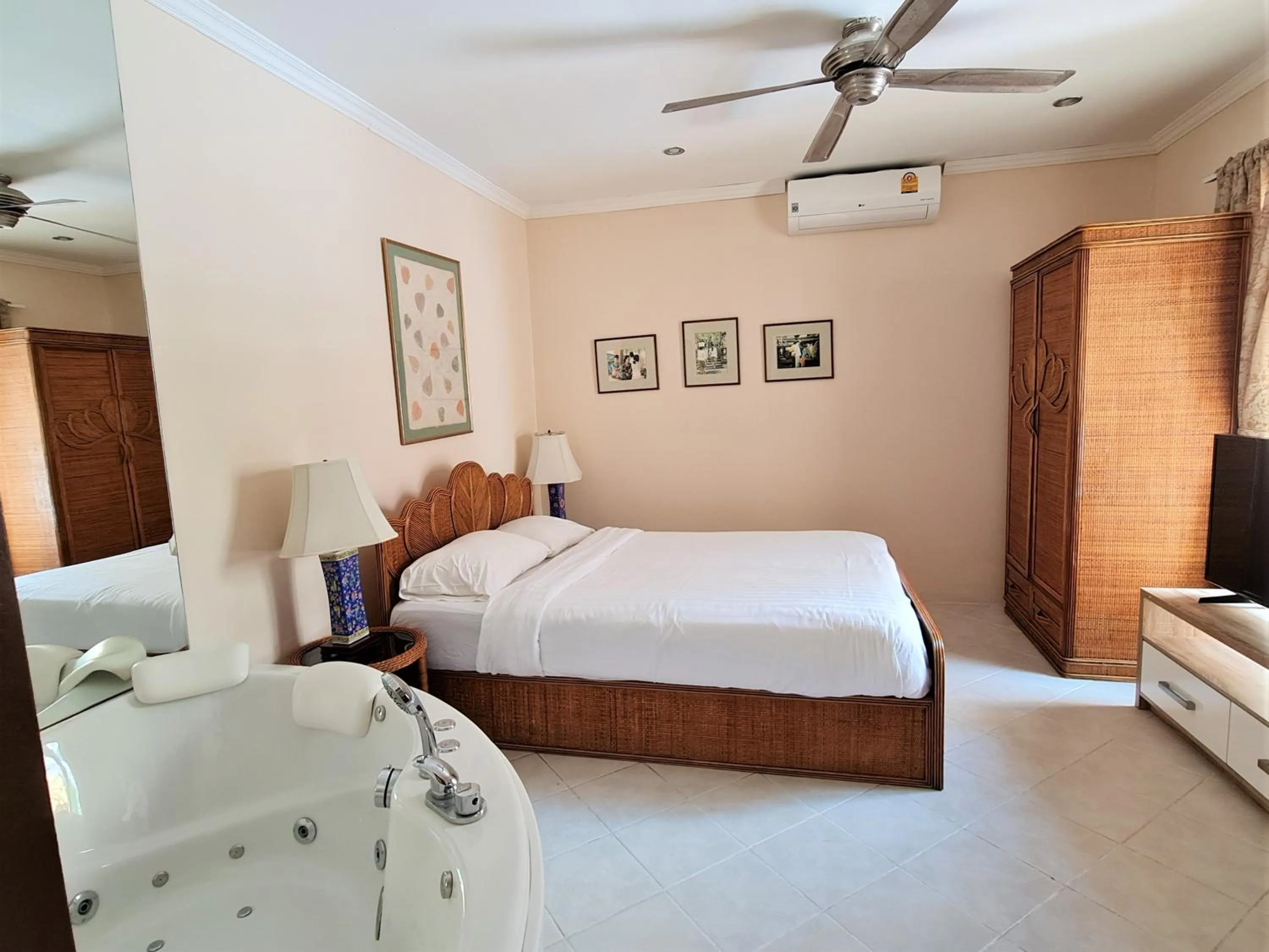 Bedroom, Bed in Butterfly Garden Boutique Residences by Luxury View SHA Extra Plus
