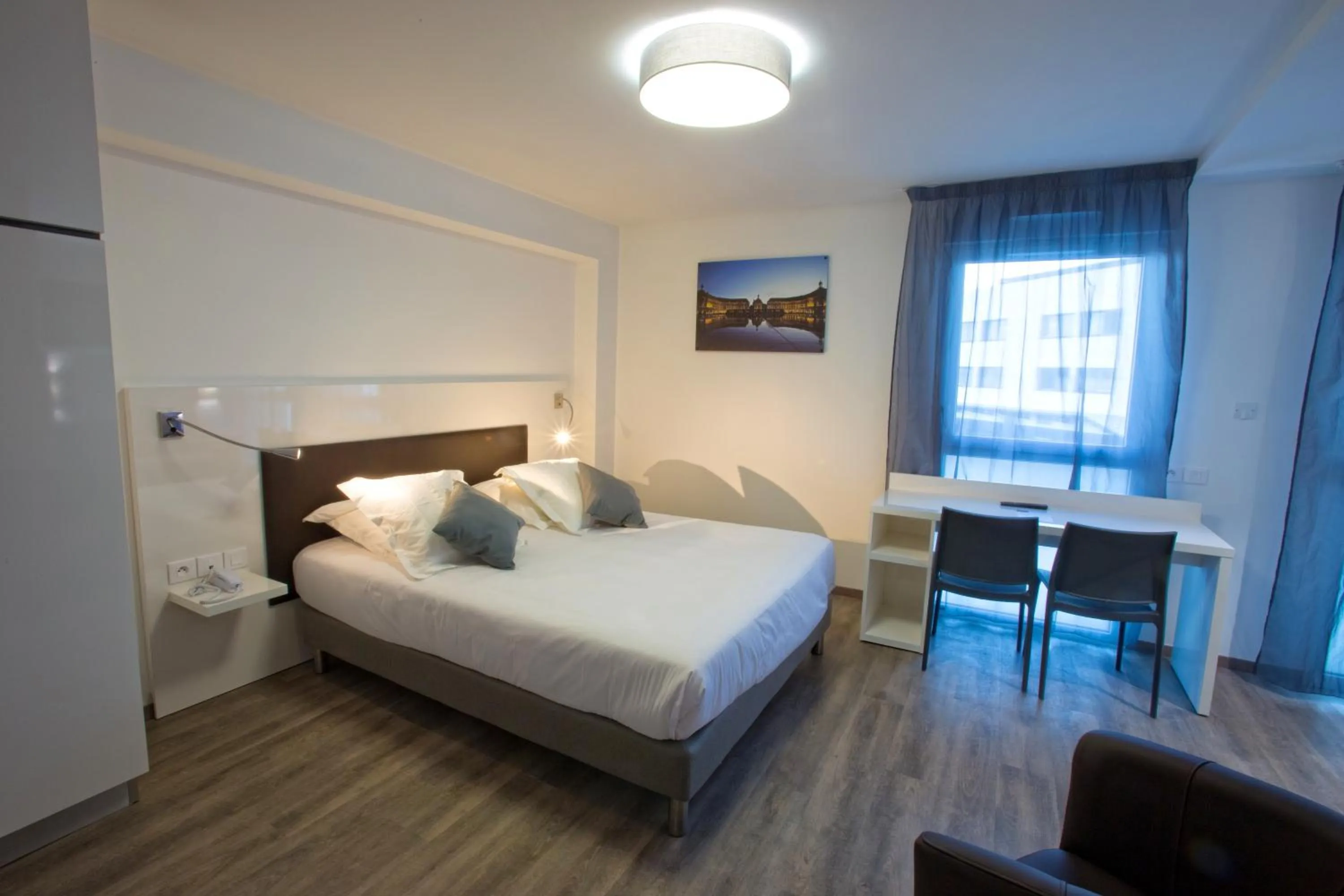 Bedroom, Bed in All Suites Appart Hôtel - Bordeaux - Pessac