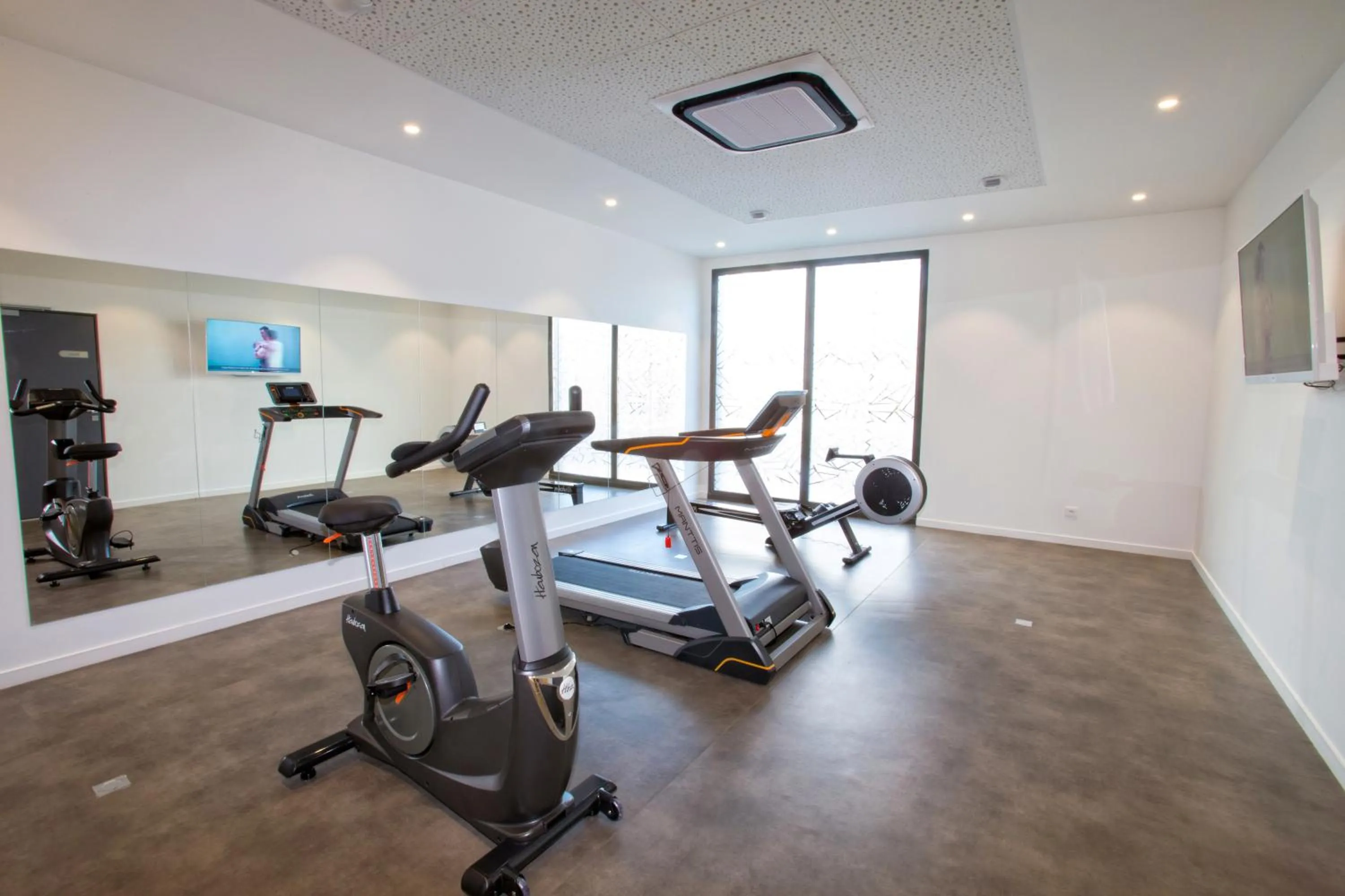 Fitness centre/facilities in All Suites Appart Hôtel - Bordeaux - Pessac