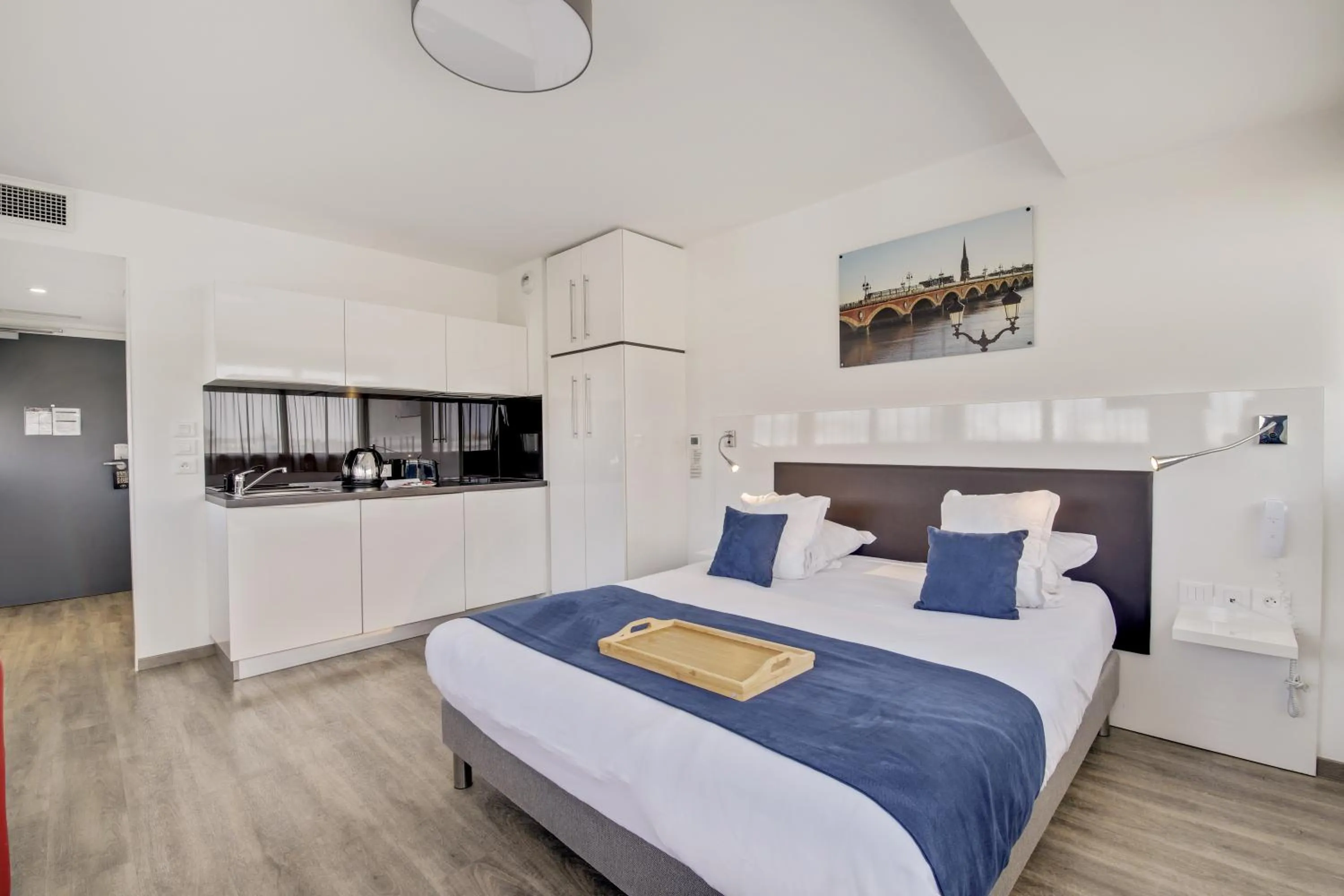 Bed in All Suites Appart Hôtel - Bordeaux - Pessac