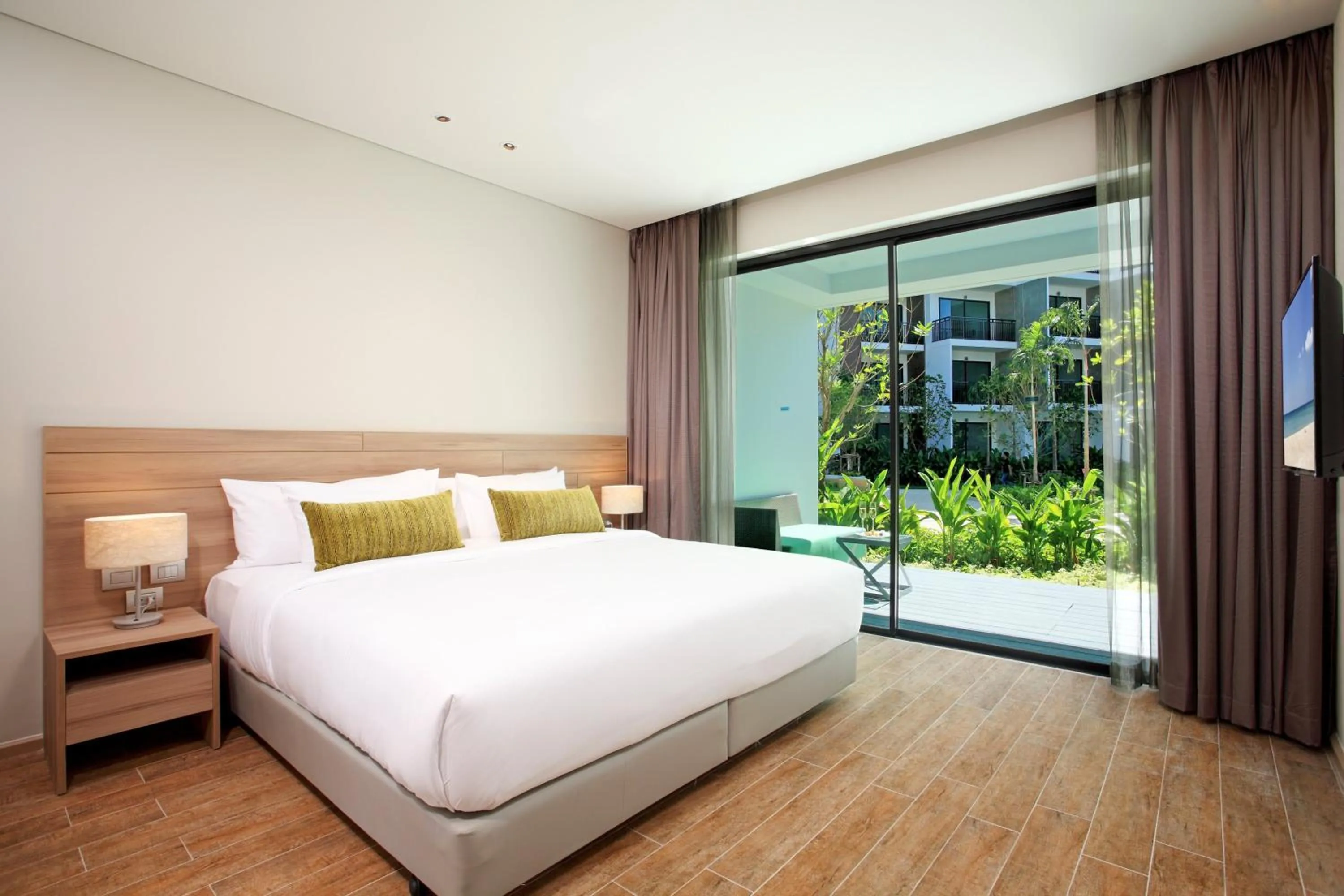 Photo of the whole room, Bed in Centara Life Maris Resort Jomtien