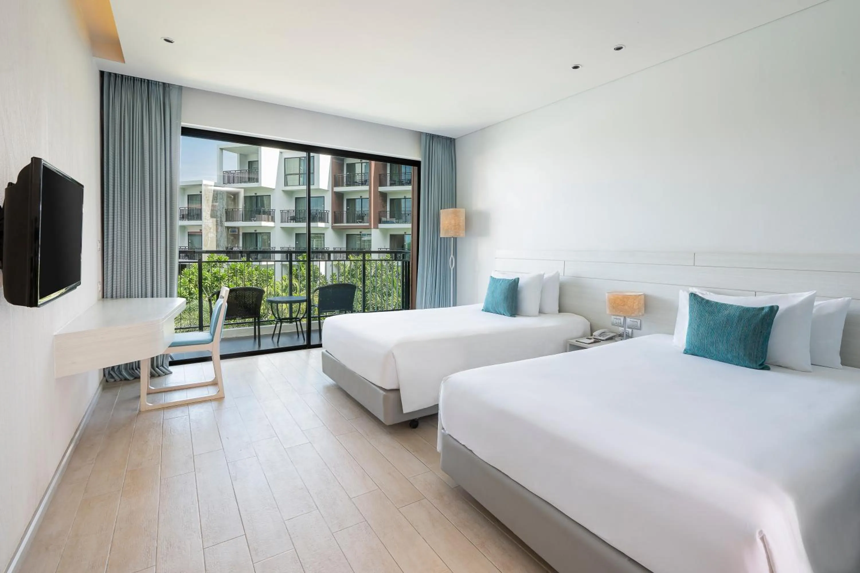 Bed in Centara Life Maris Resort Jomtien