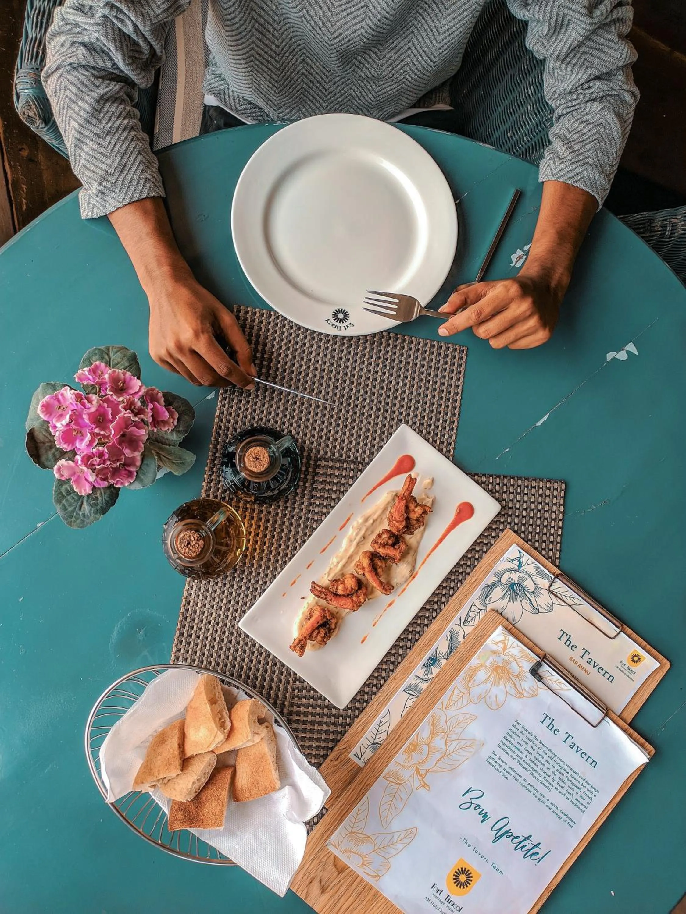 Food and drinks in Fort Tiracol Goa