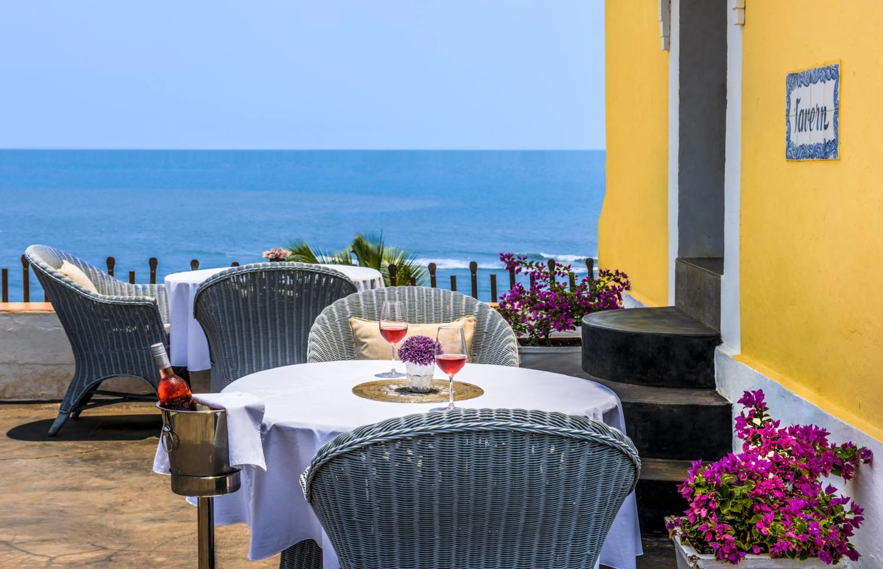 Restaurant/places to eat in Fort Tiracol Goa