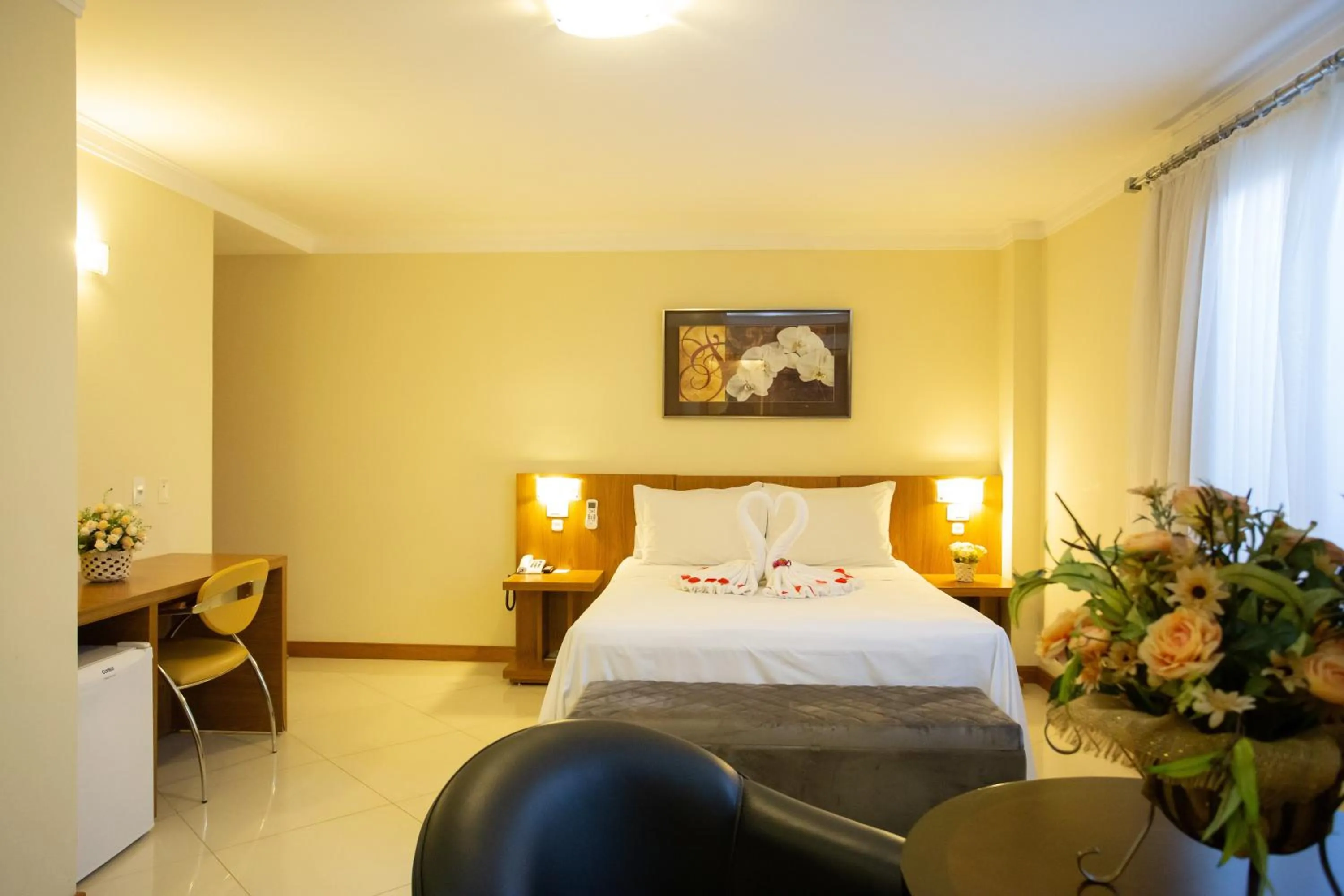 Bed in Barbur Center Hotel