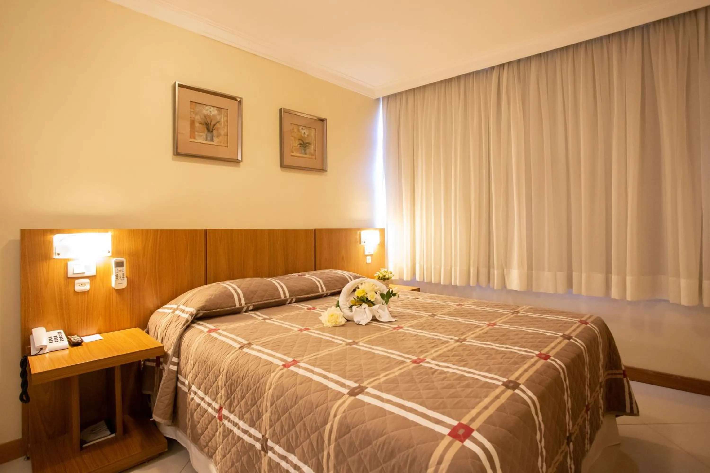 Bed in Barbur Center Hotel