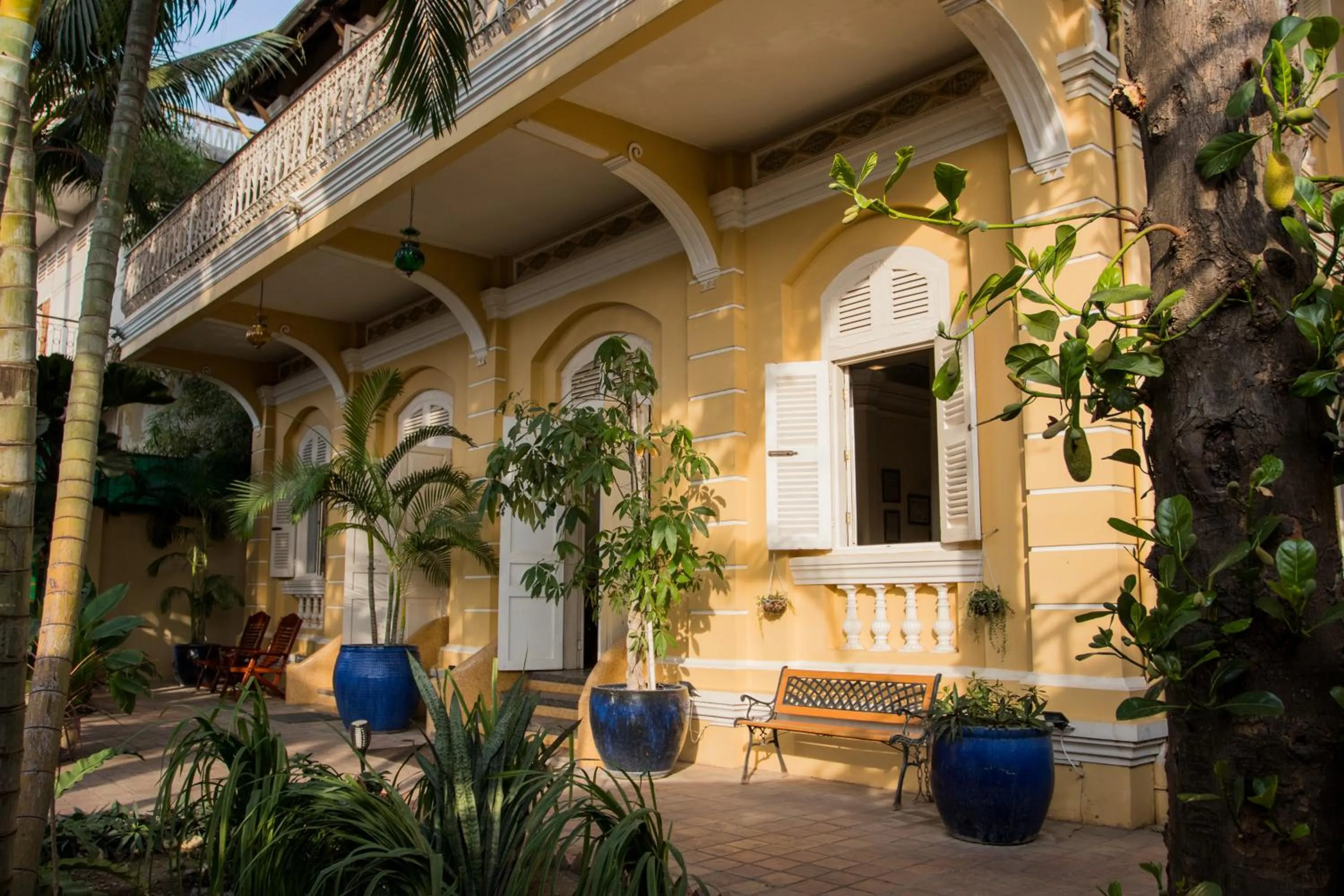 Facade/entrance in La Villa