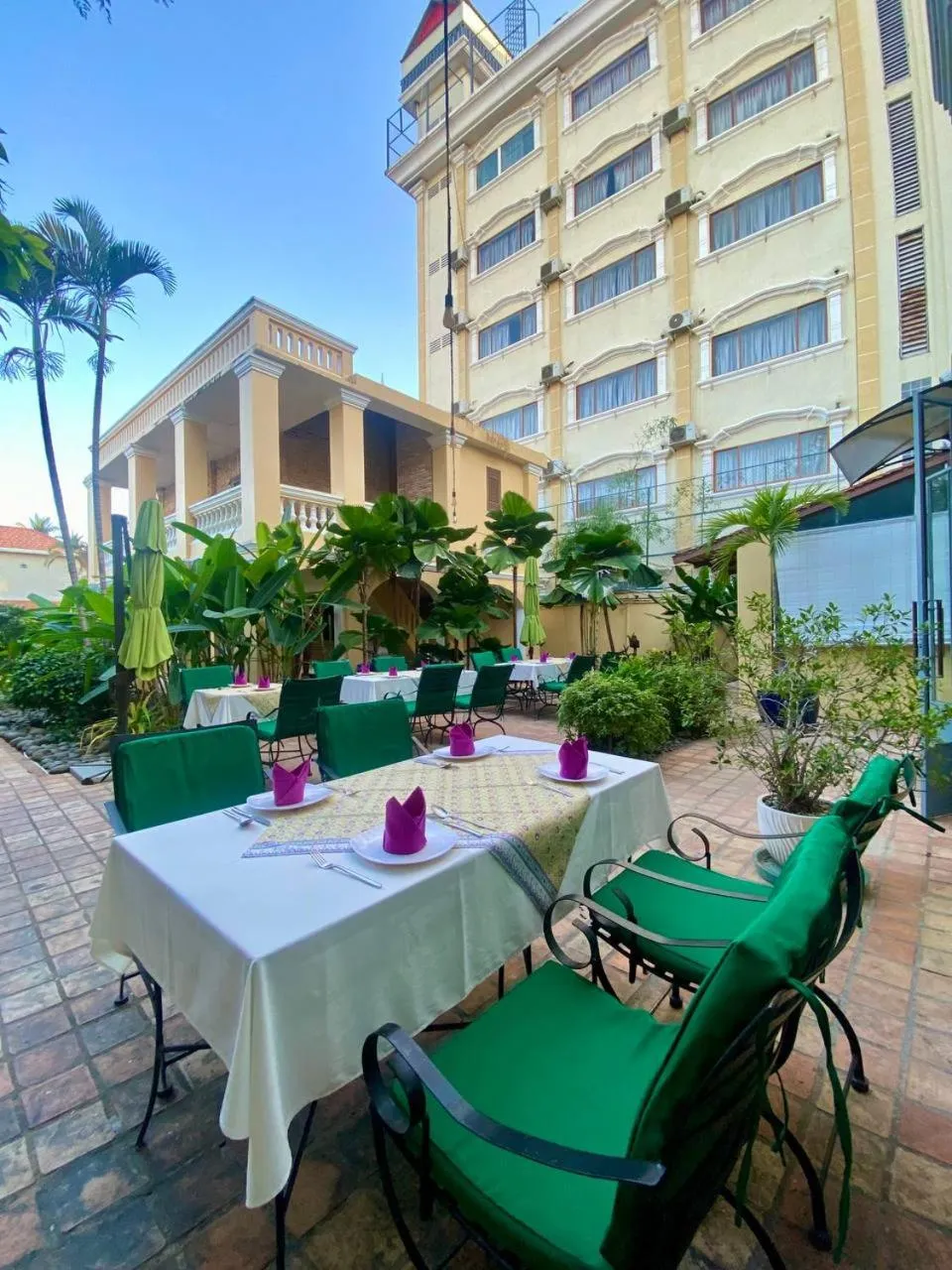 Restaurant/places to eat in La Villa