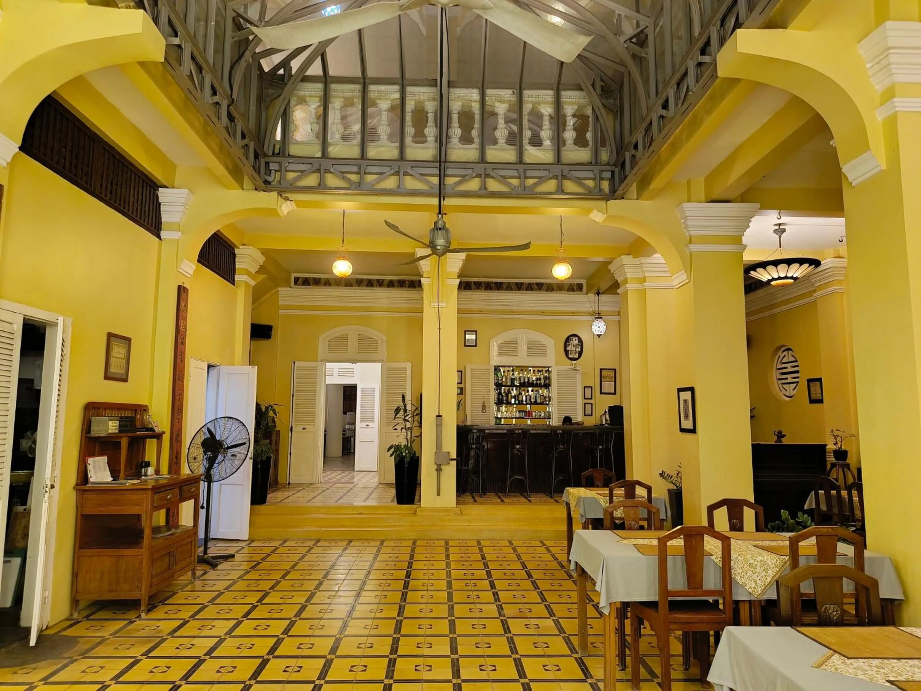 Restaurant/places to eat in La Villa