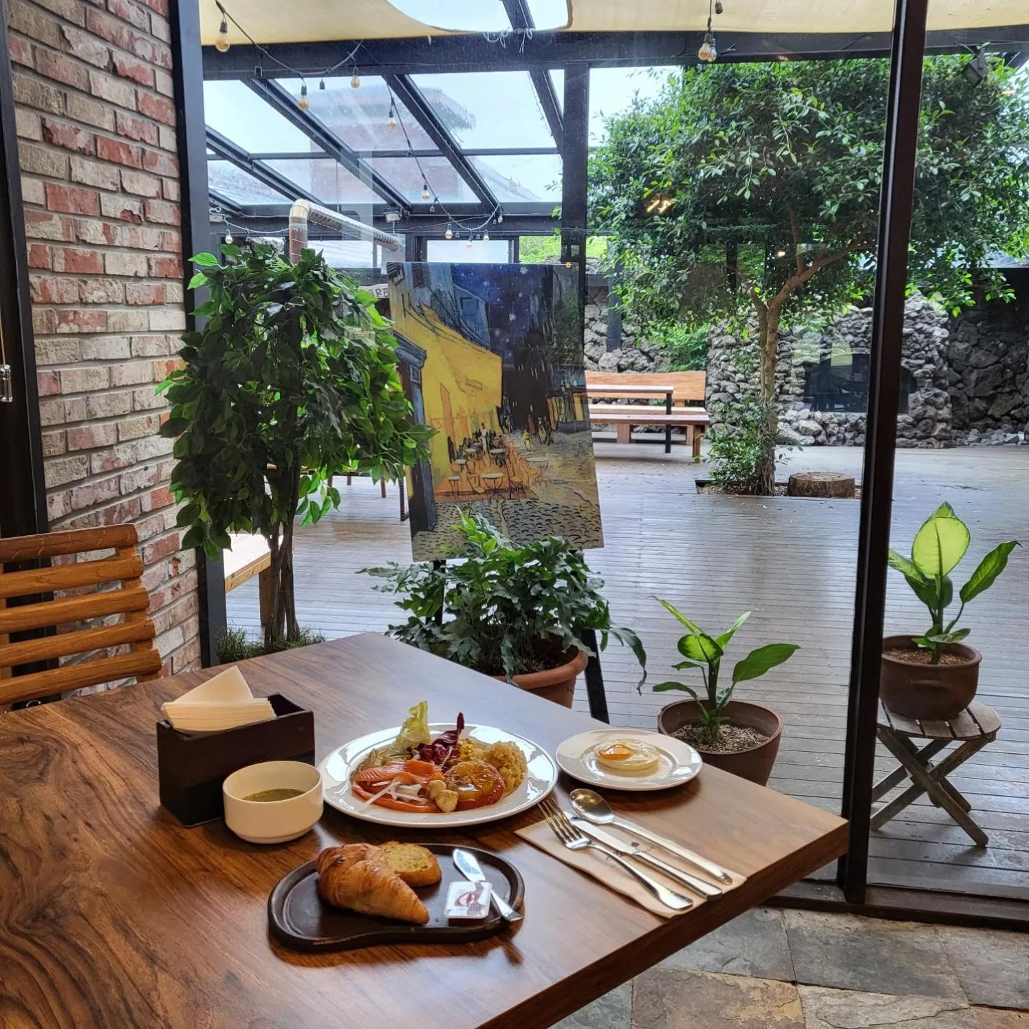 Restaurant/places to eat in Olle Resort