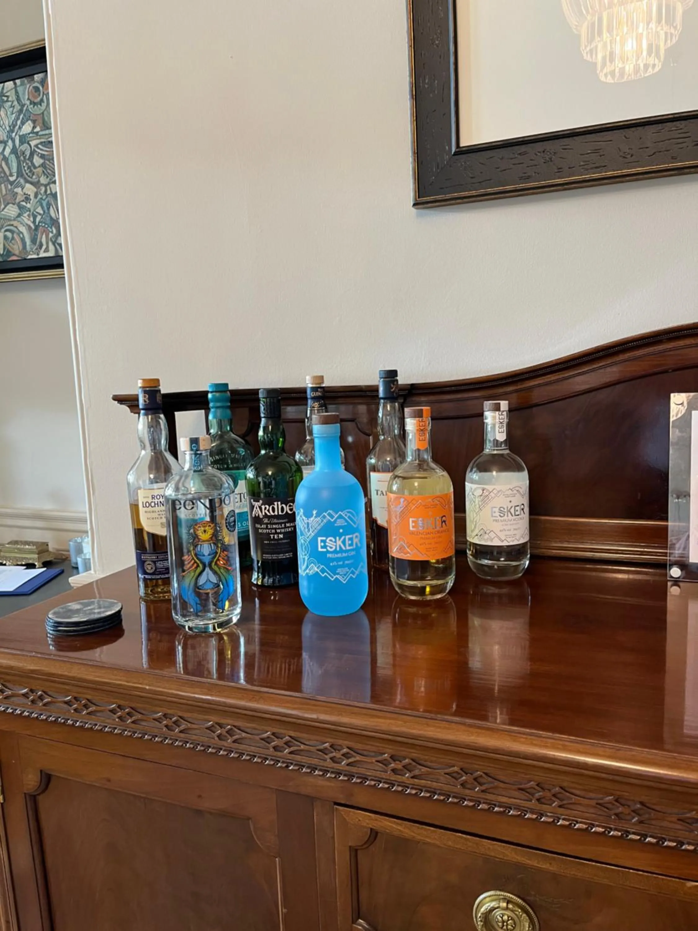 Lounge or bar in Lys-Na-Greyne Country House