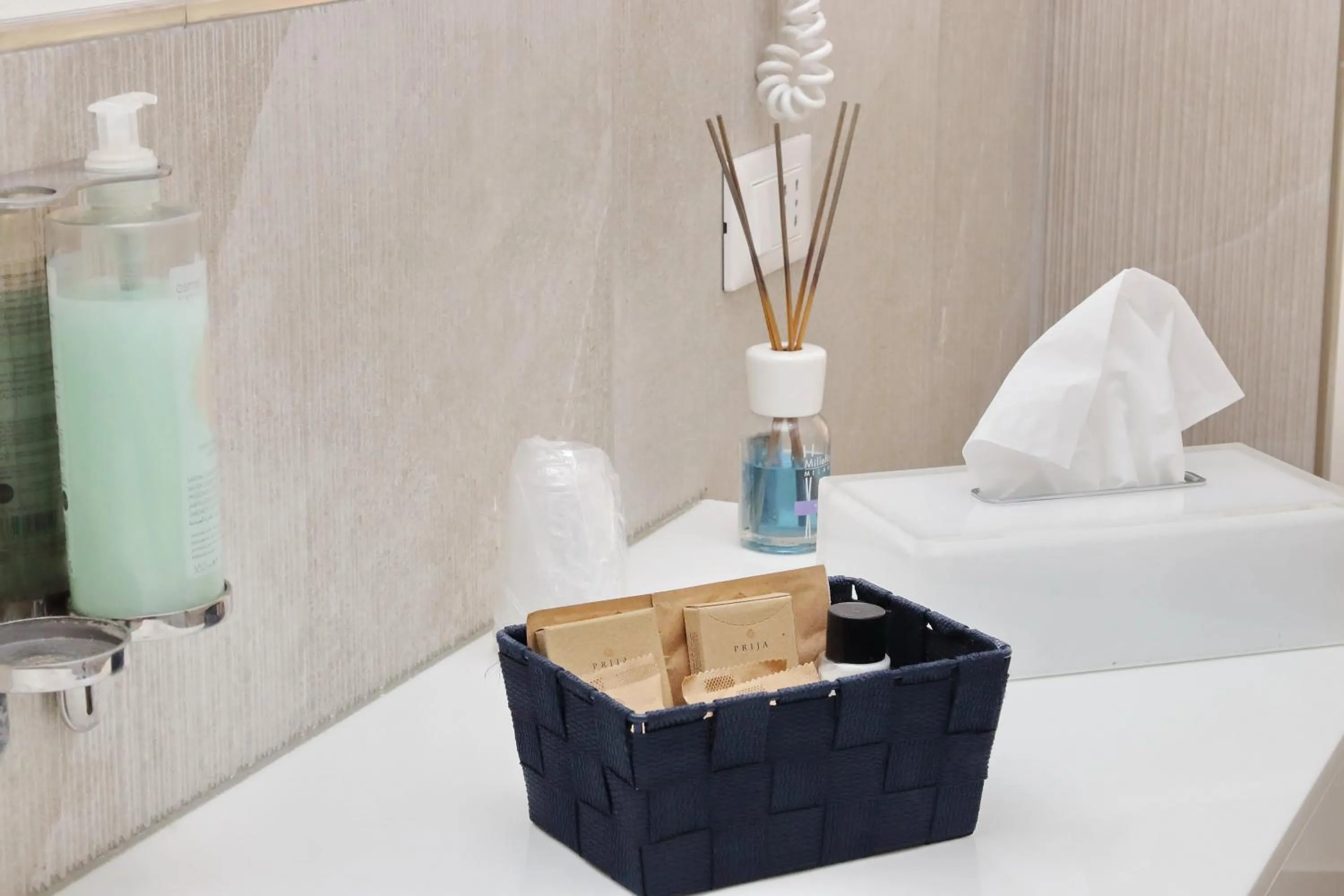 Bathroom, Bed in Trevi Rome Suite