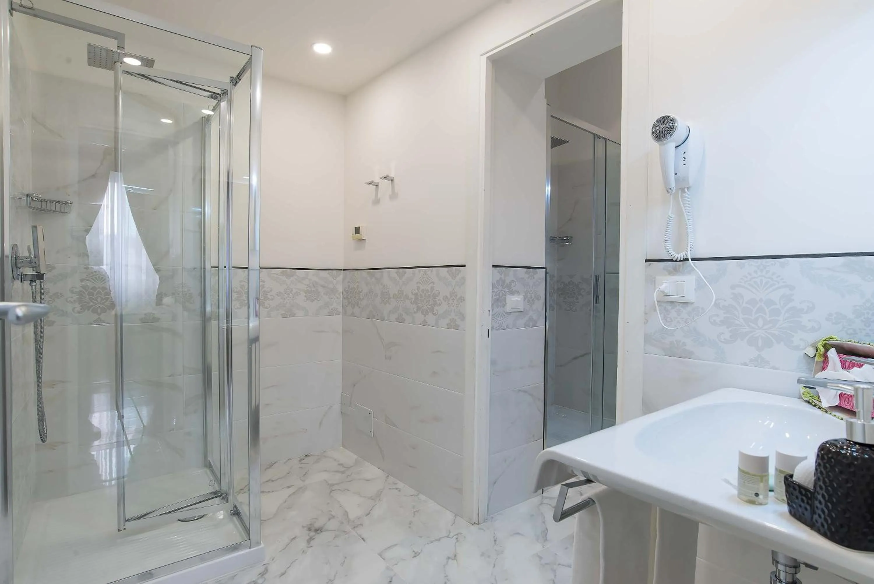 Bathroom in Trevi Rome Suite