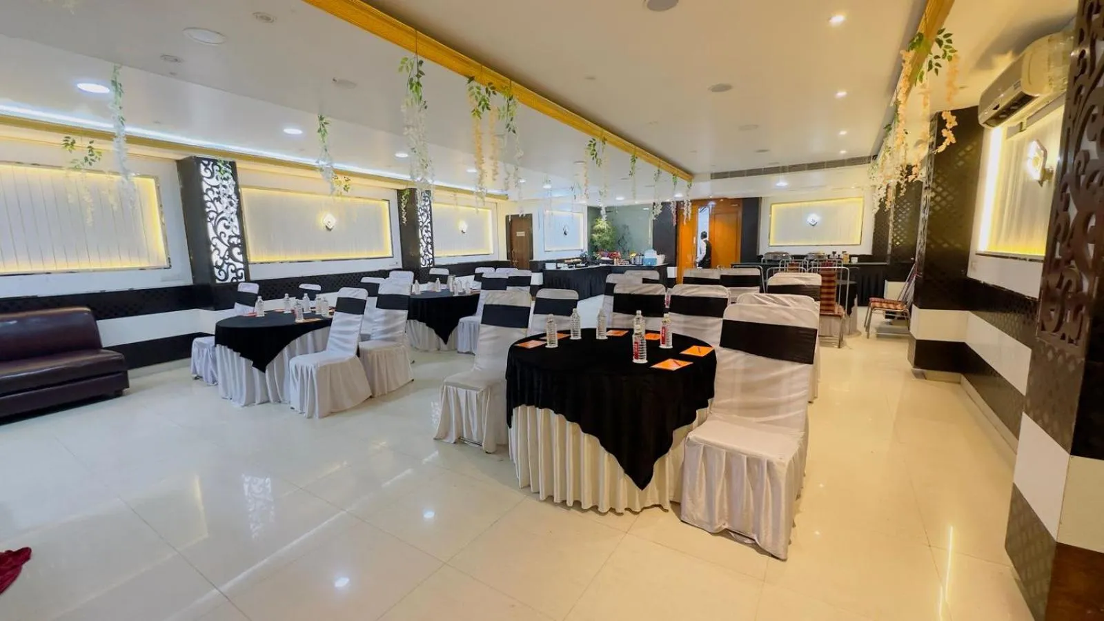 Banquet/Function facilities in Hotel SP International